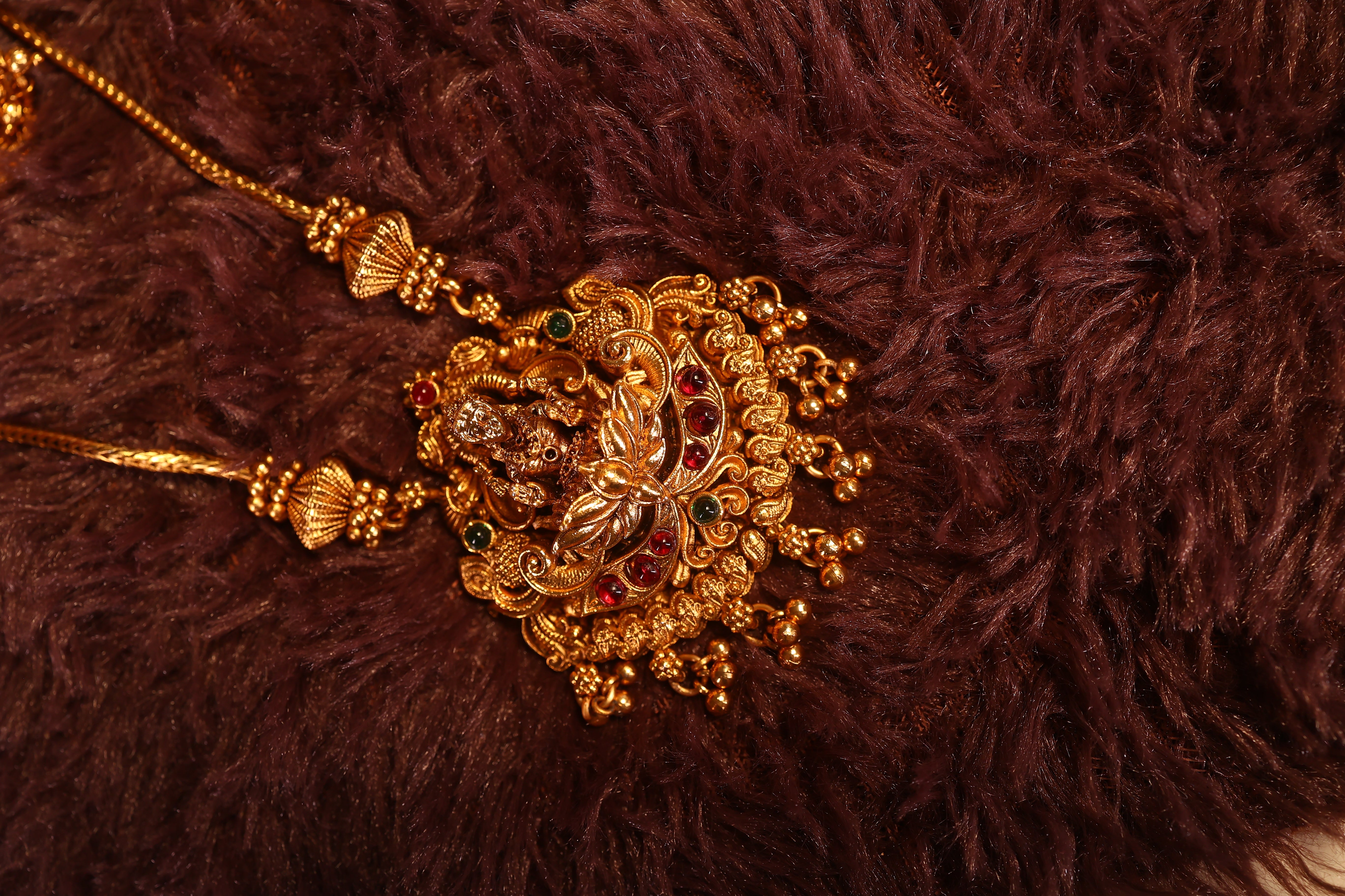 Attigai Style Lakshmi Pearl Traditional Choker Set