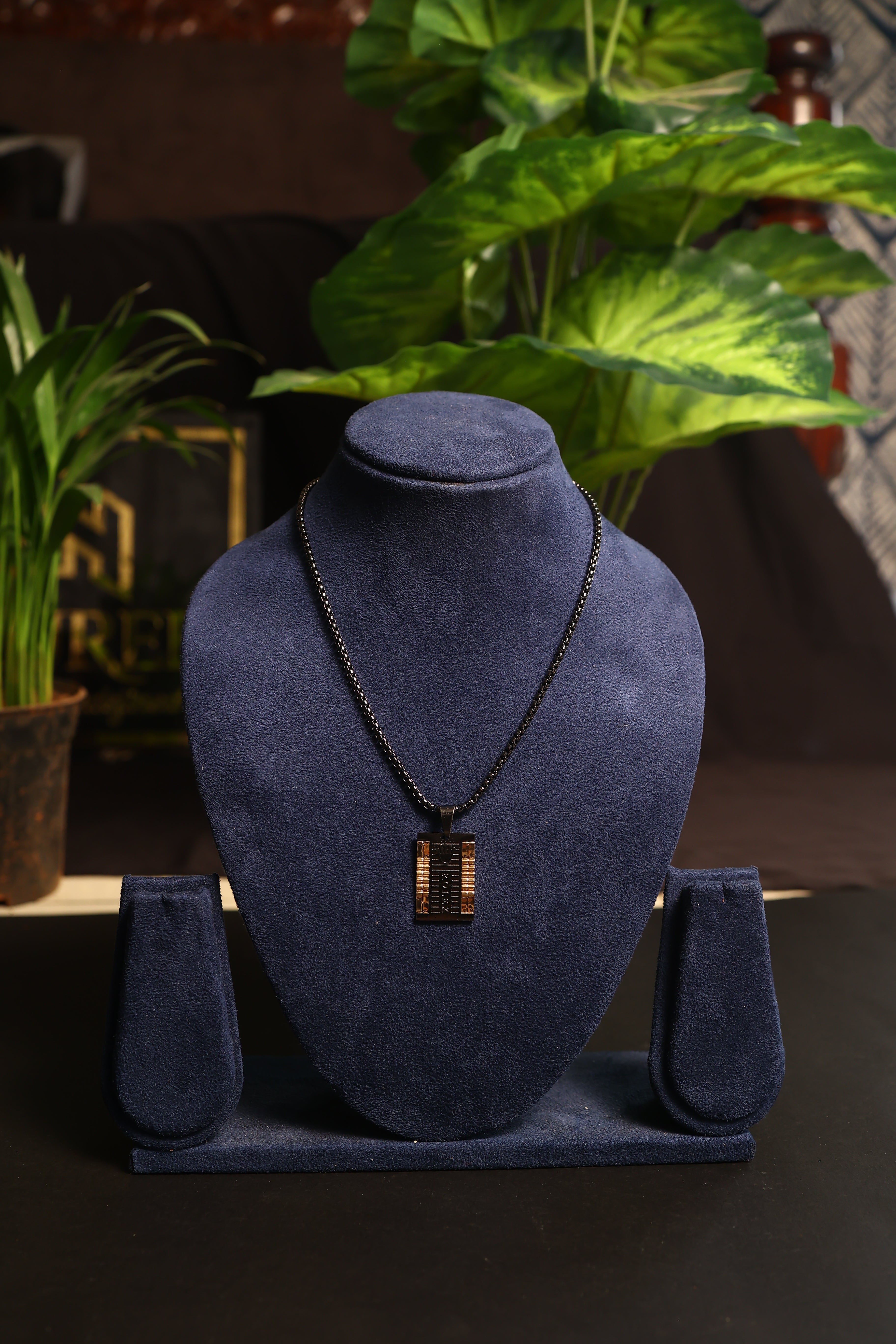 Men Black-Toned Necklace
