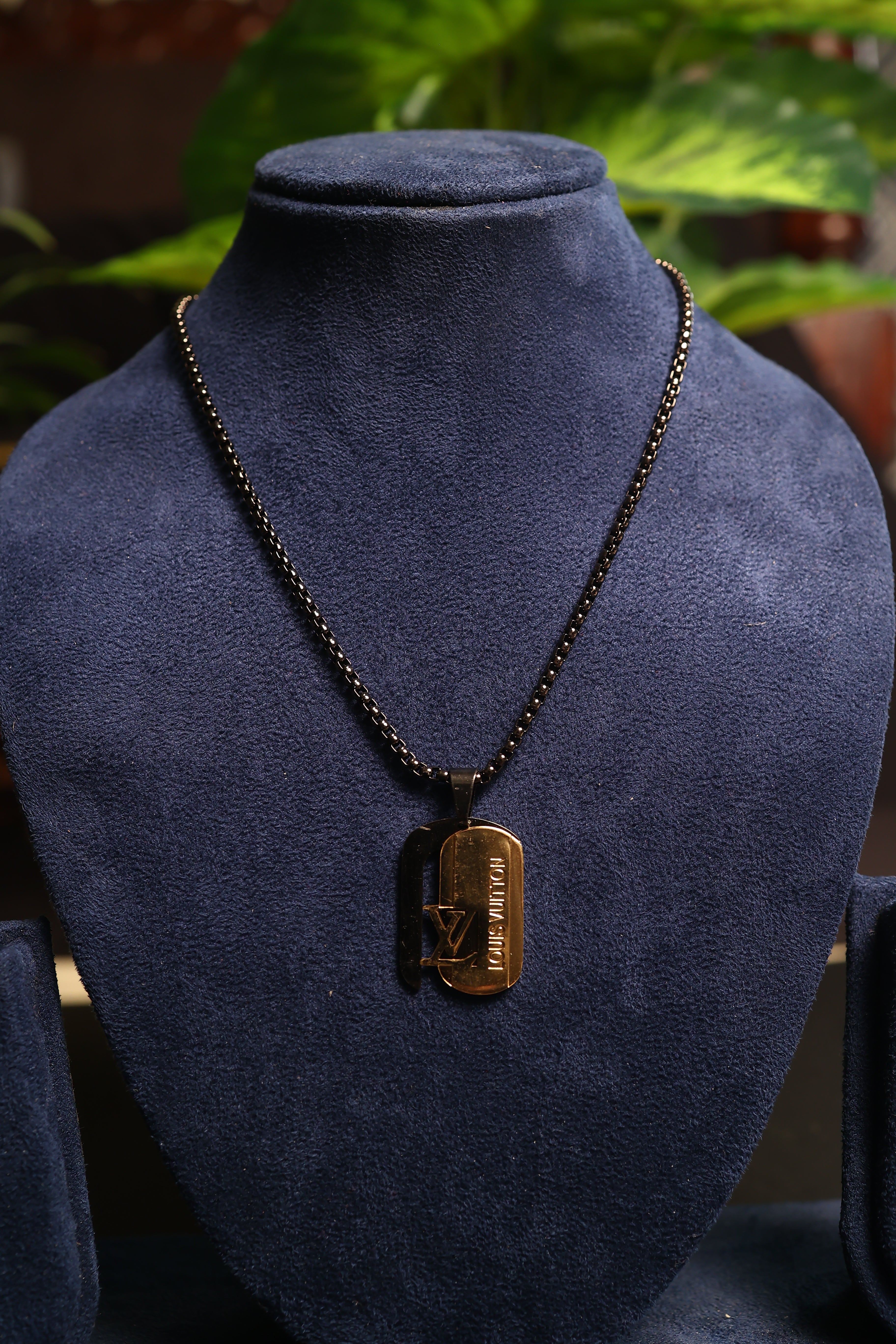 Menβs Neck Chain