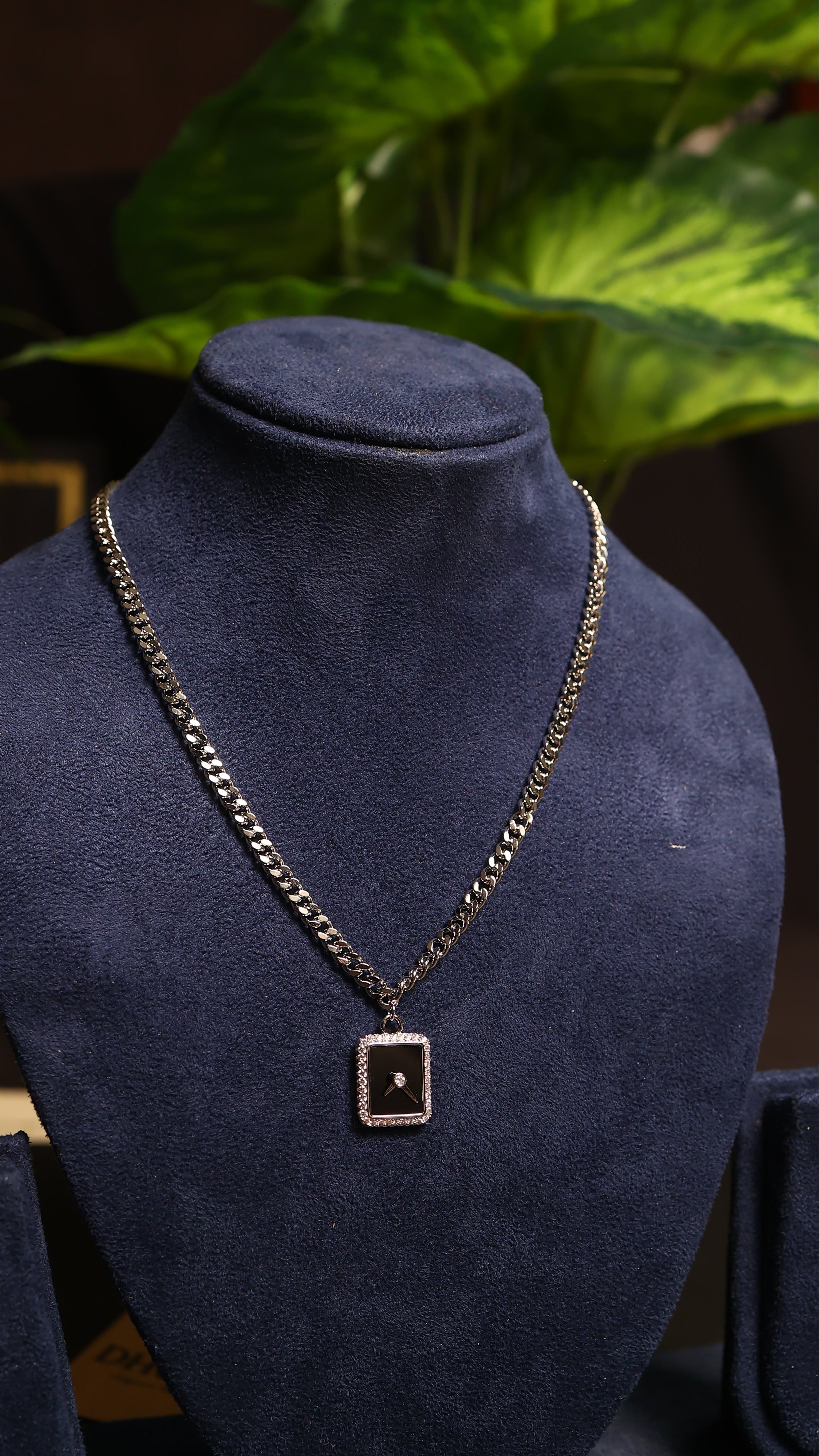Silver Metal Pearl Pendent Necklace-