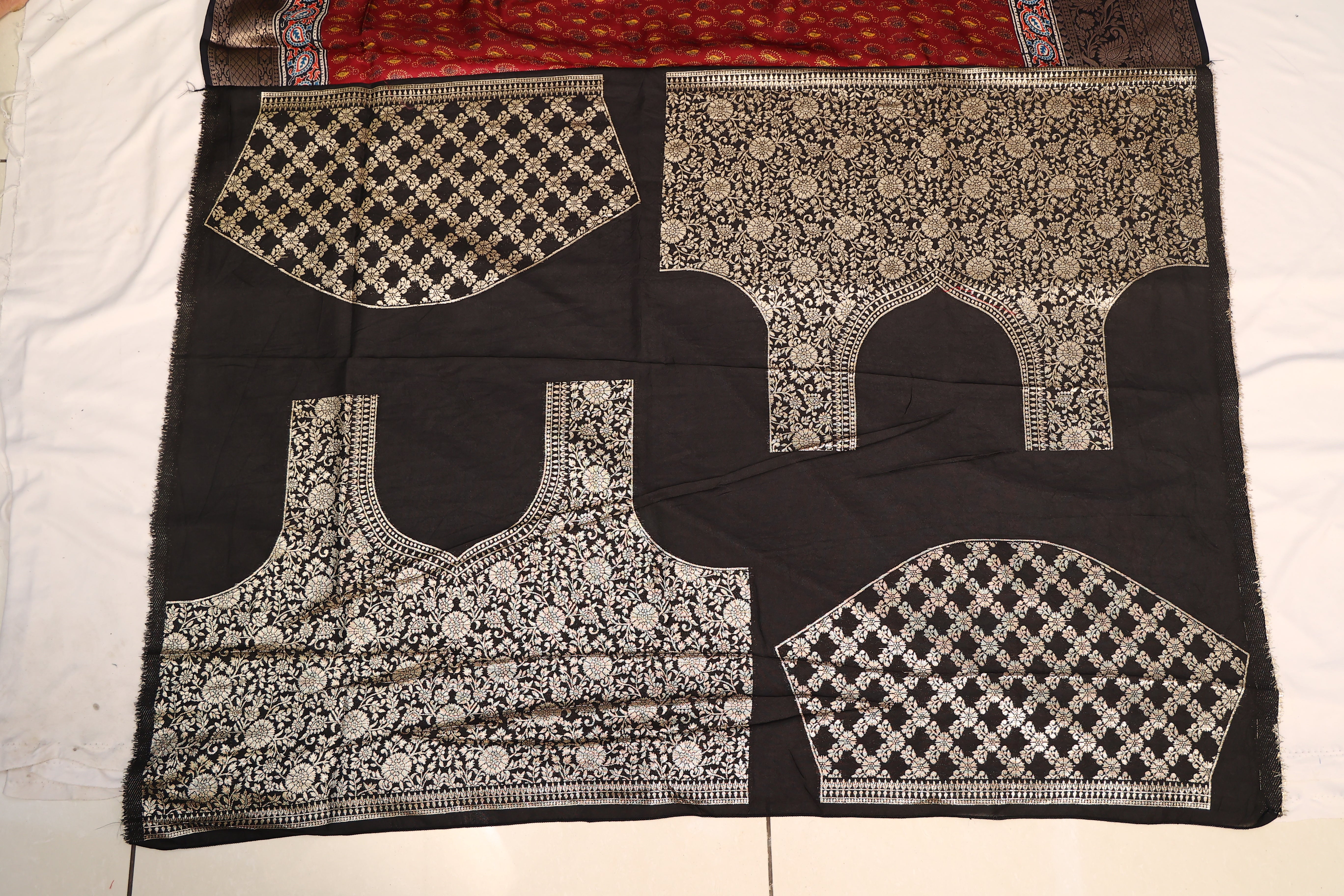 - DHUREE DOLA SILK SAREE.