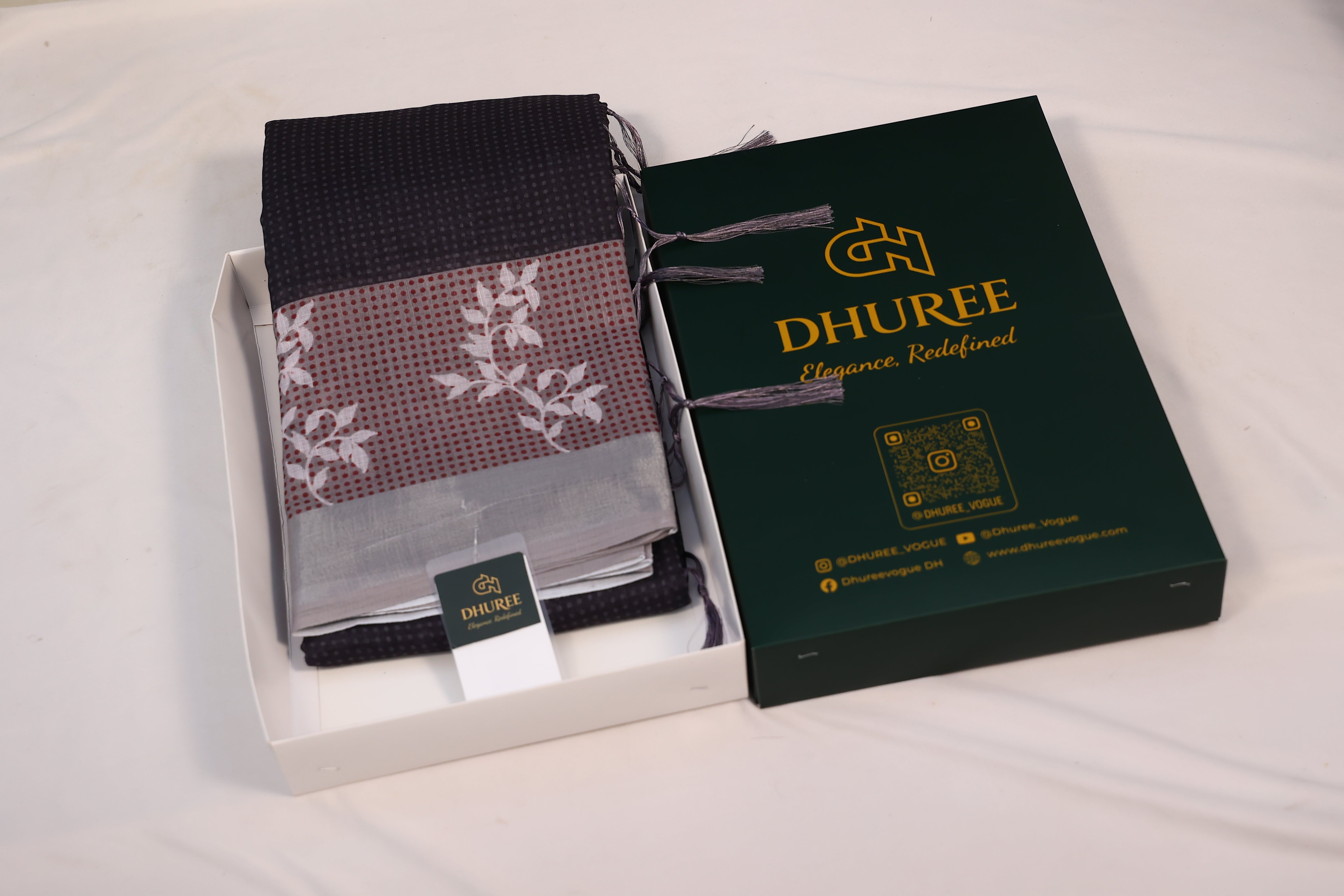 - DHUREE LINEN SAREE.