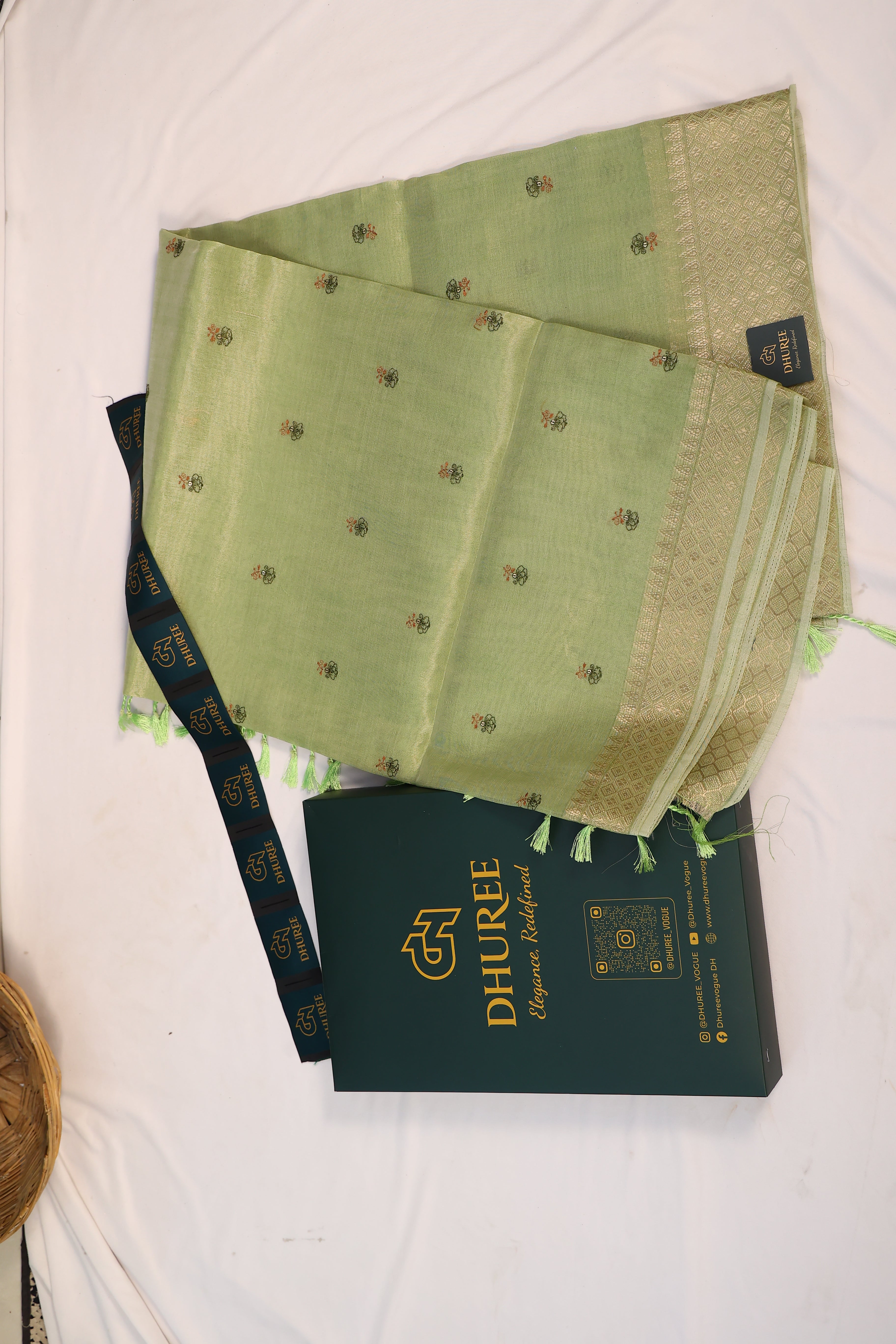 - DHUREE LINEN SAREE.