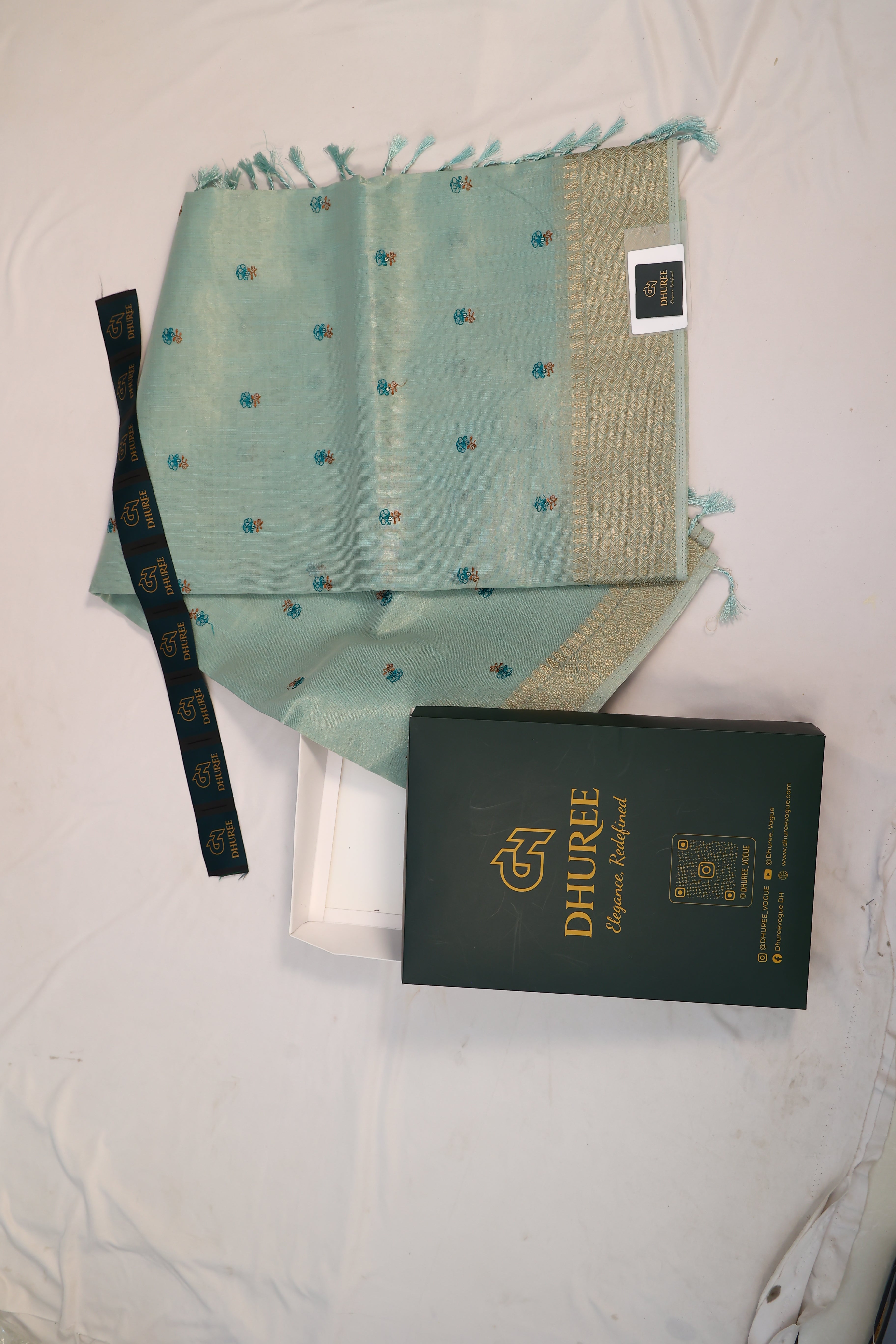 - DHUREE LINEN SAREE.