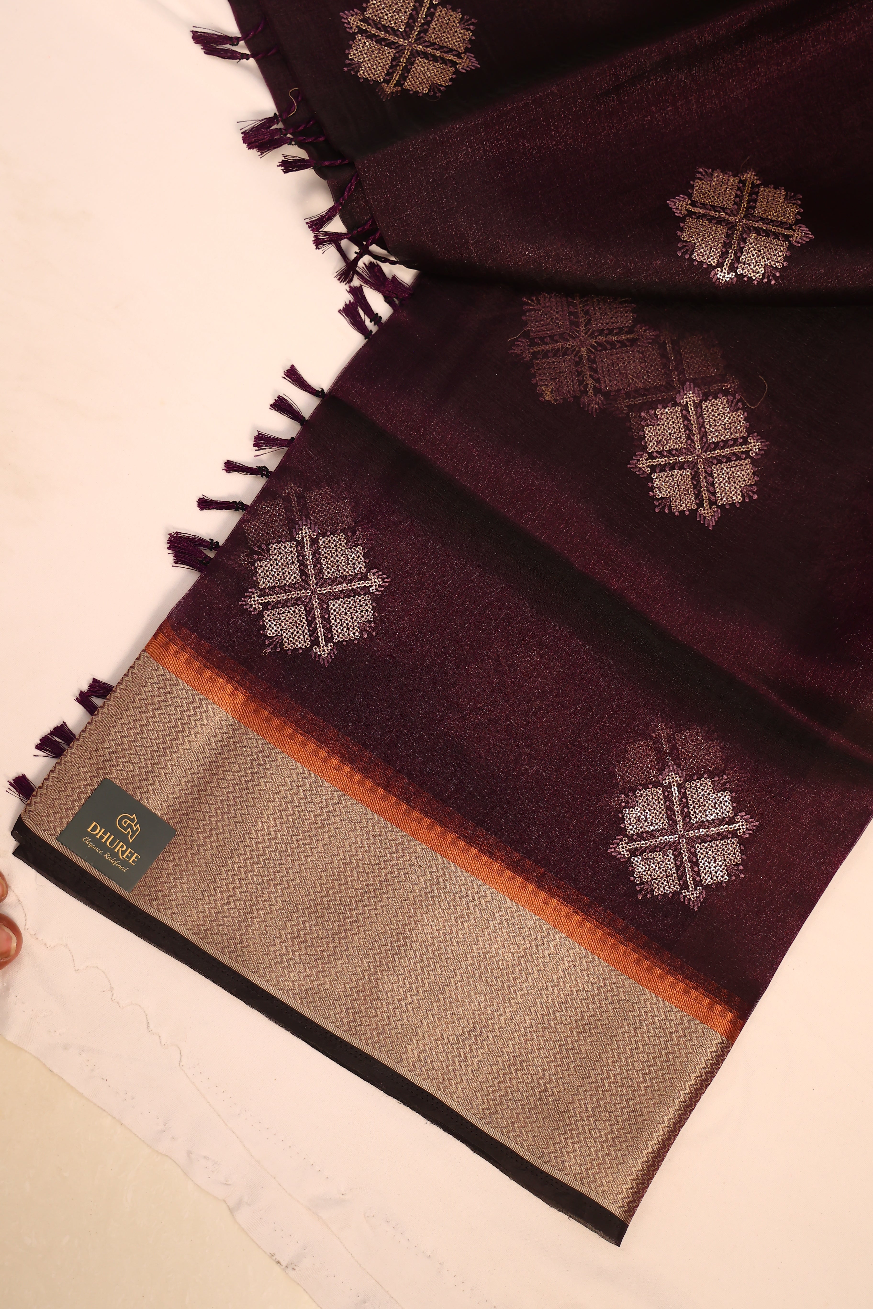 - DHUREE LINEN SAREE.