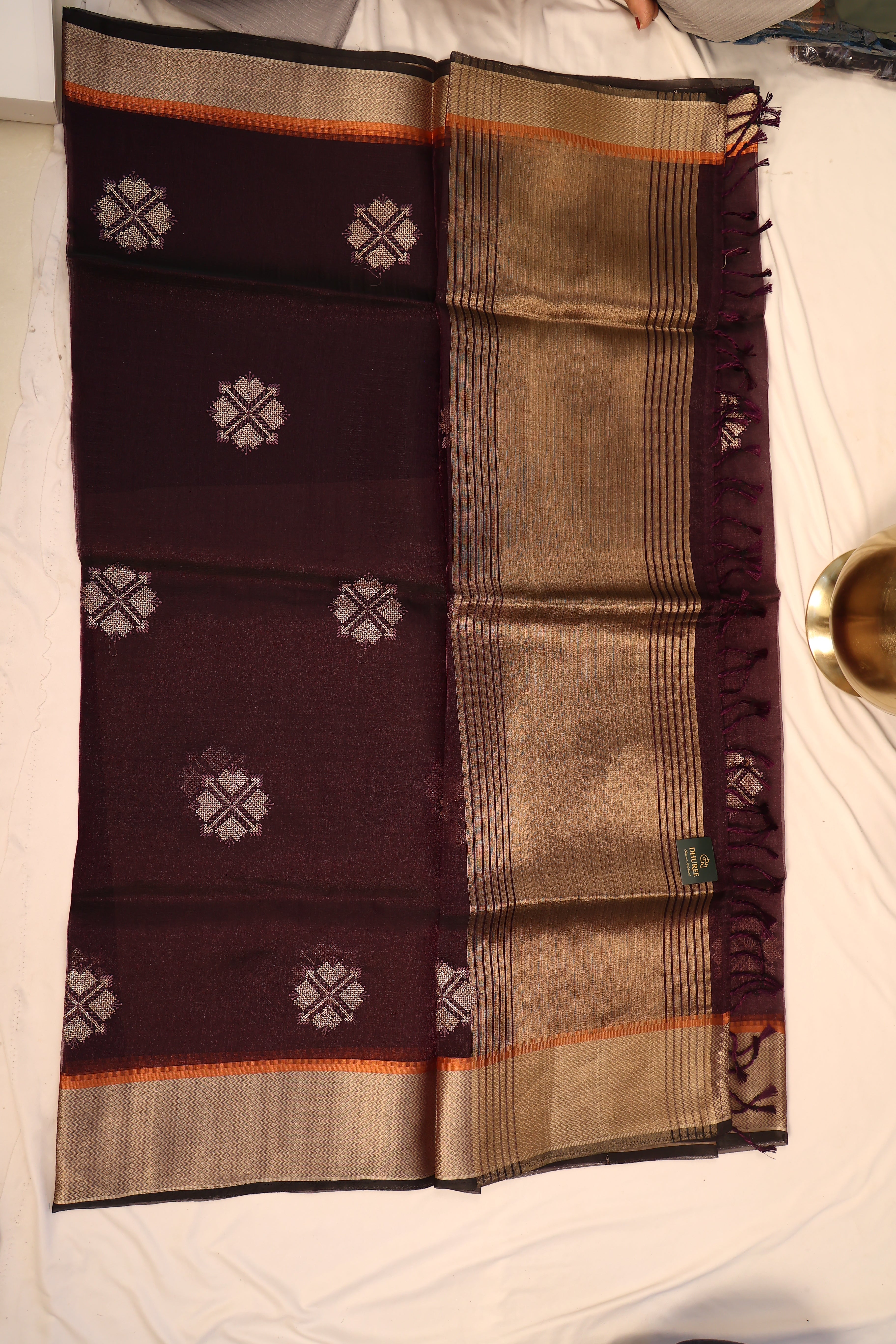 - DHUREE LINEN SAREE.