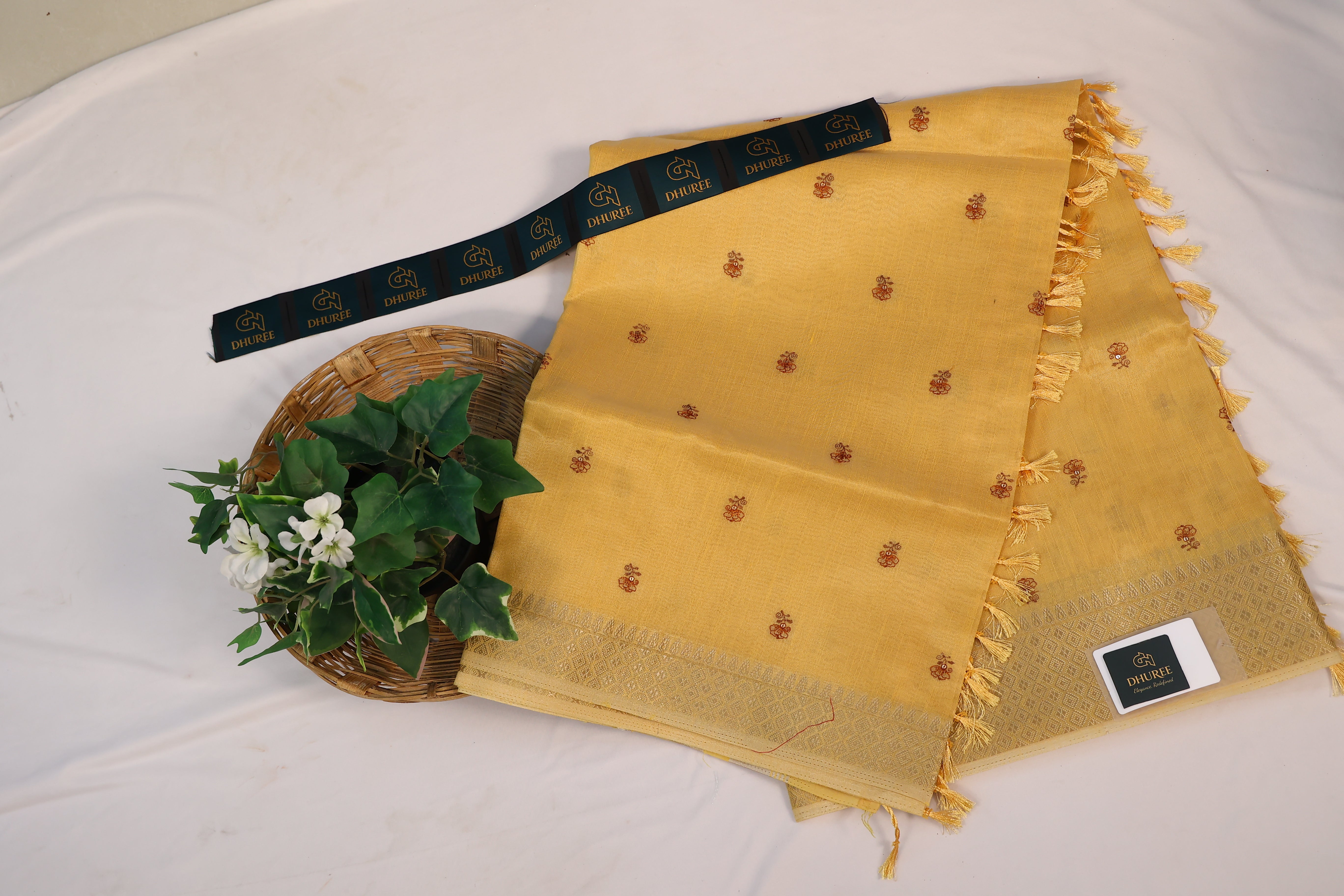 - DHUREE LINEN SAREE.