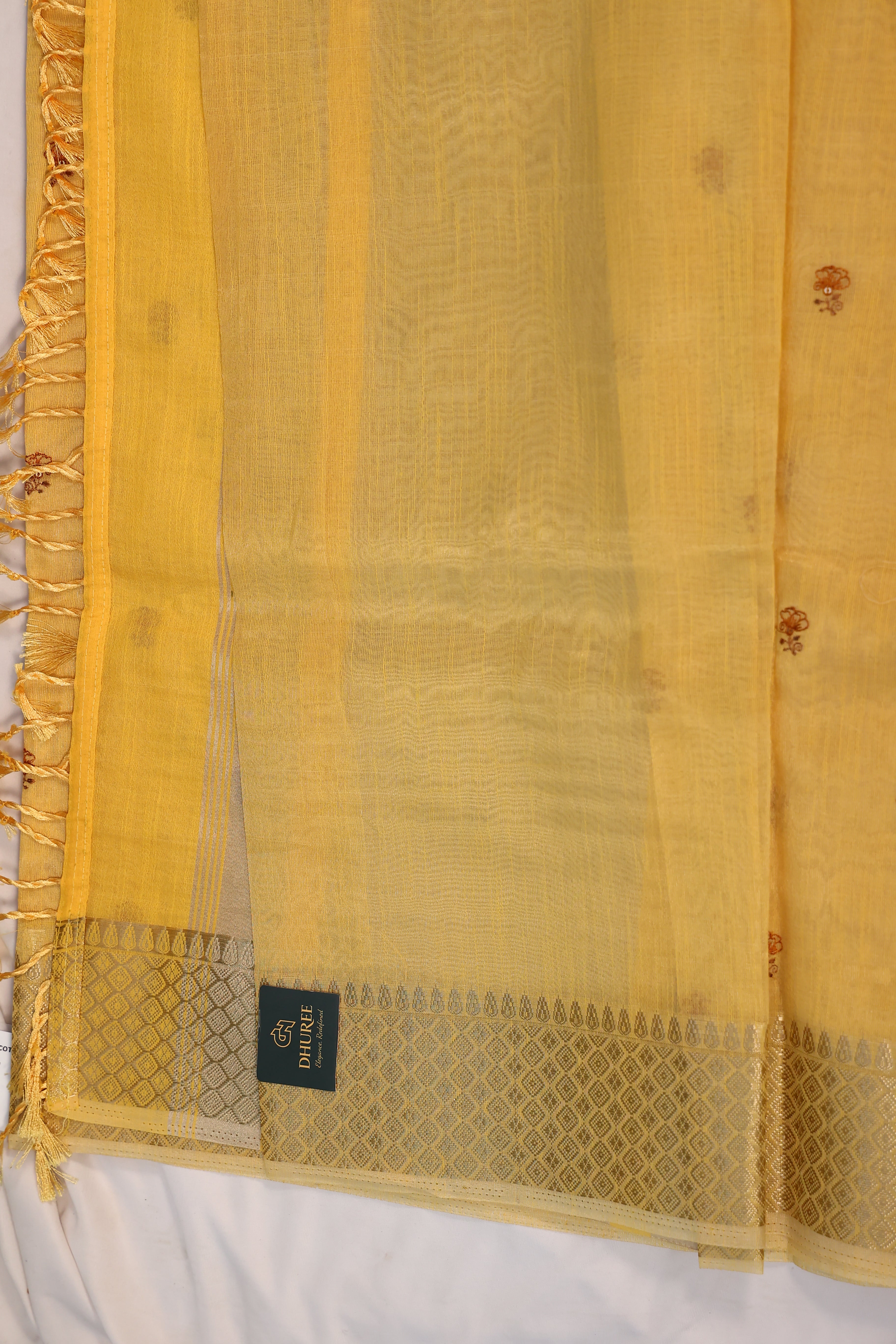 - DHUREE LINEN SAREE.