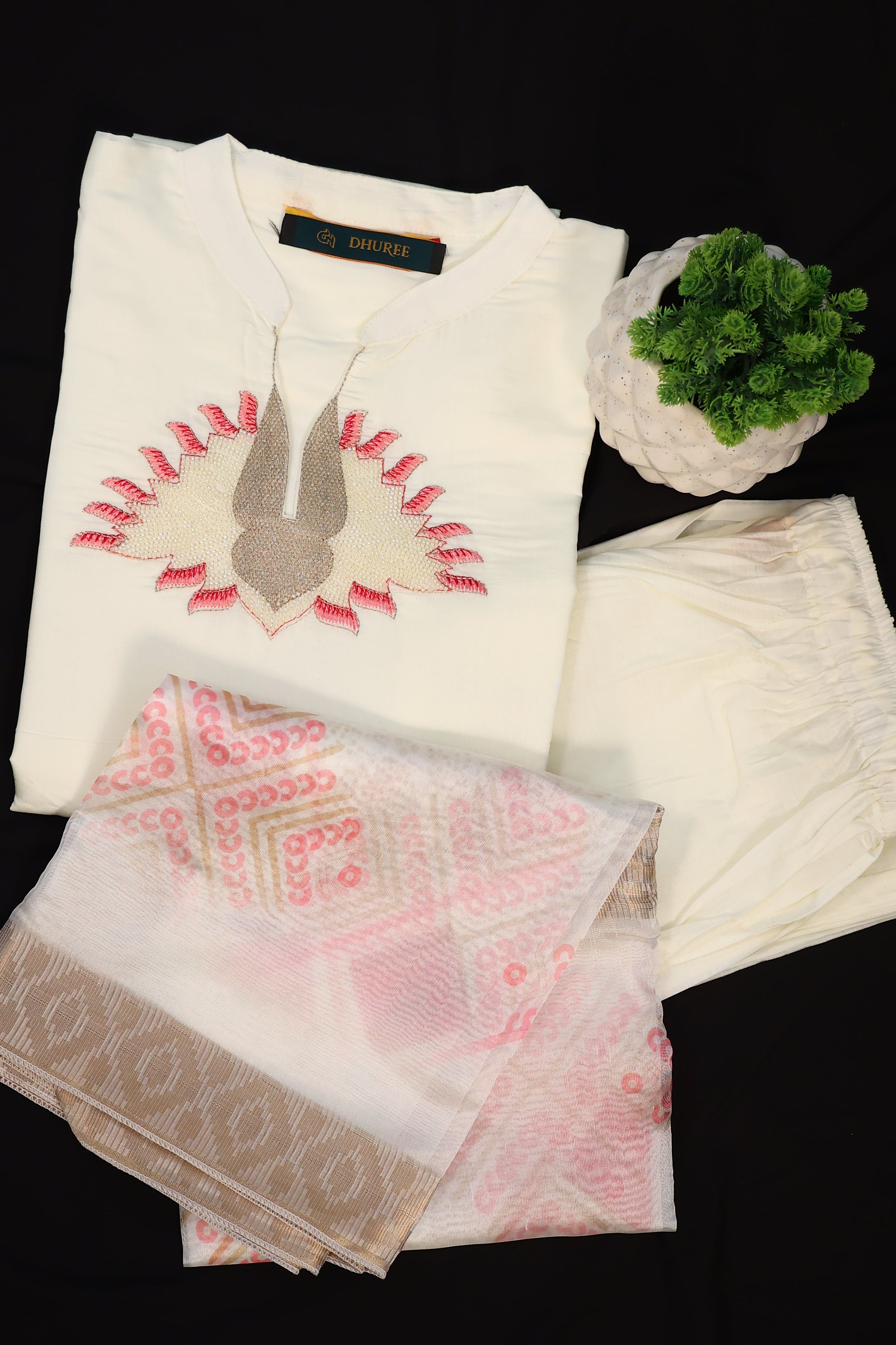 Women's Off White Chanderi Silk Embroidered Straight Kurta Set