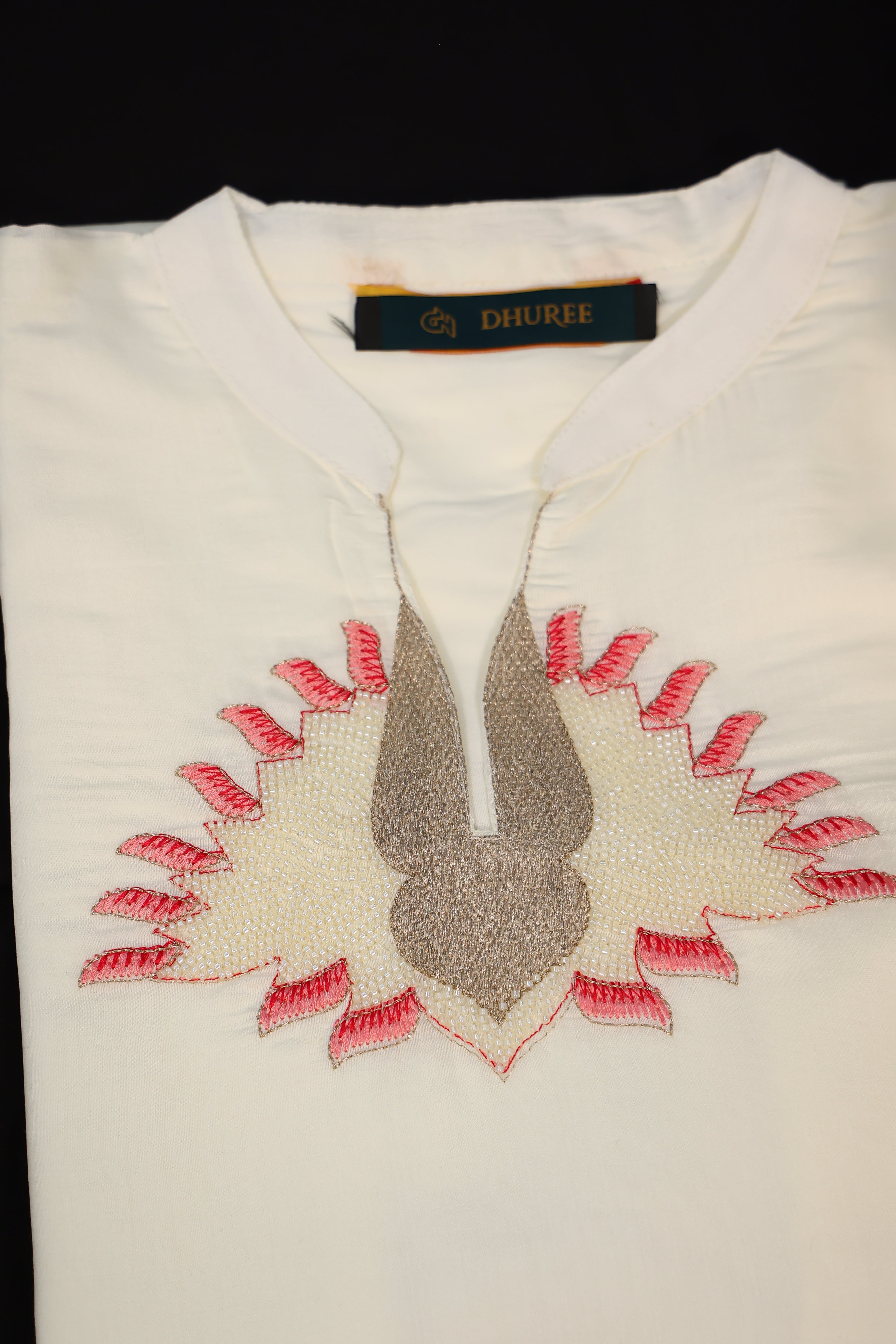 Women's Off White Chanderi Silk Embroidered Straight Kurta Set
