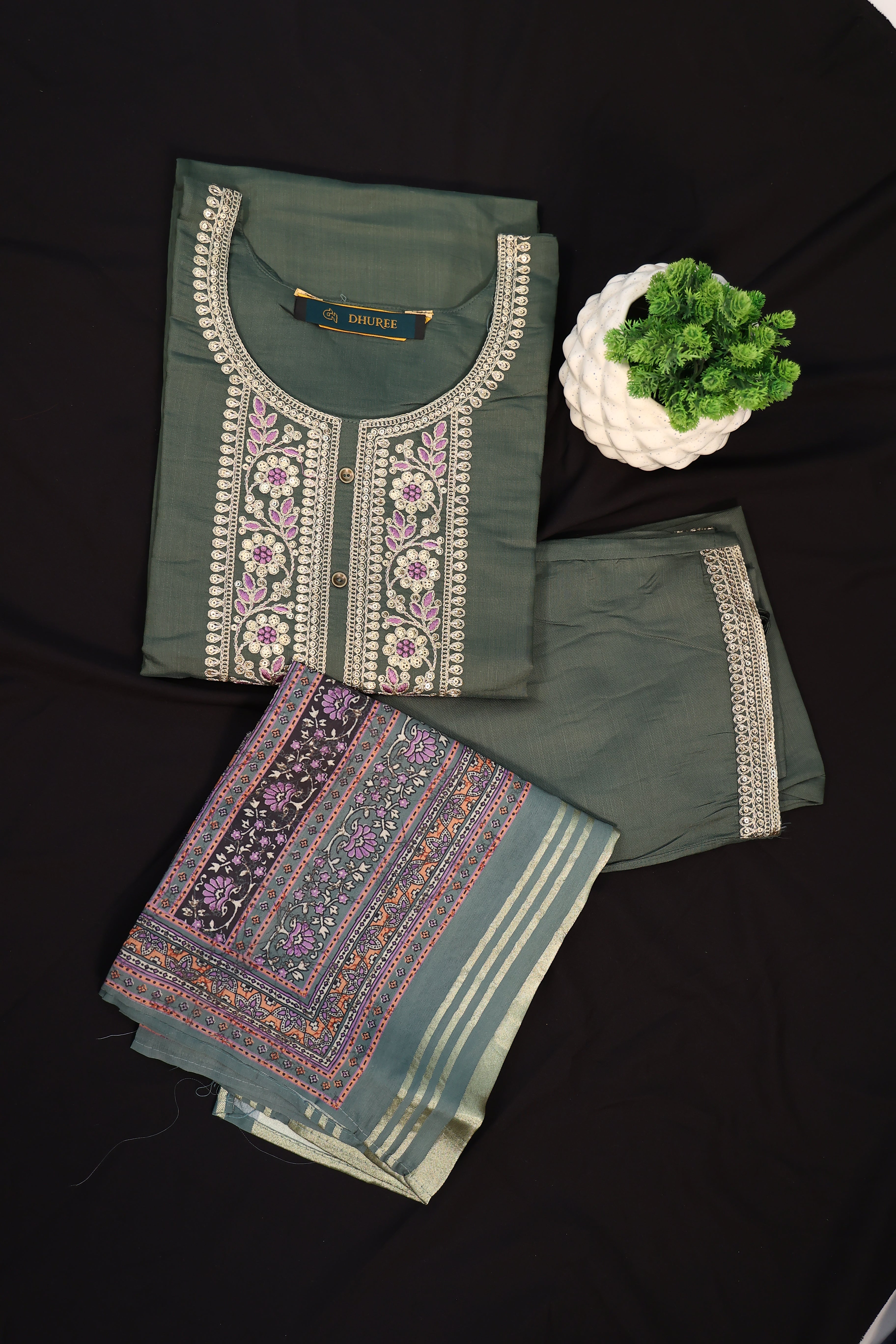 Green Zardosi Kurta Pant Set With Dupatta
