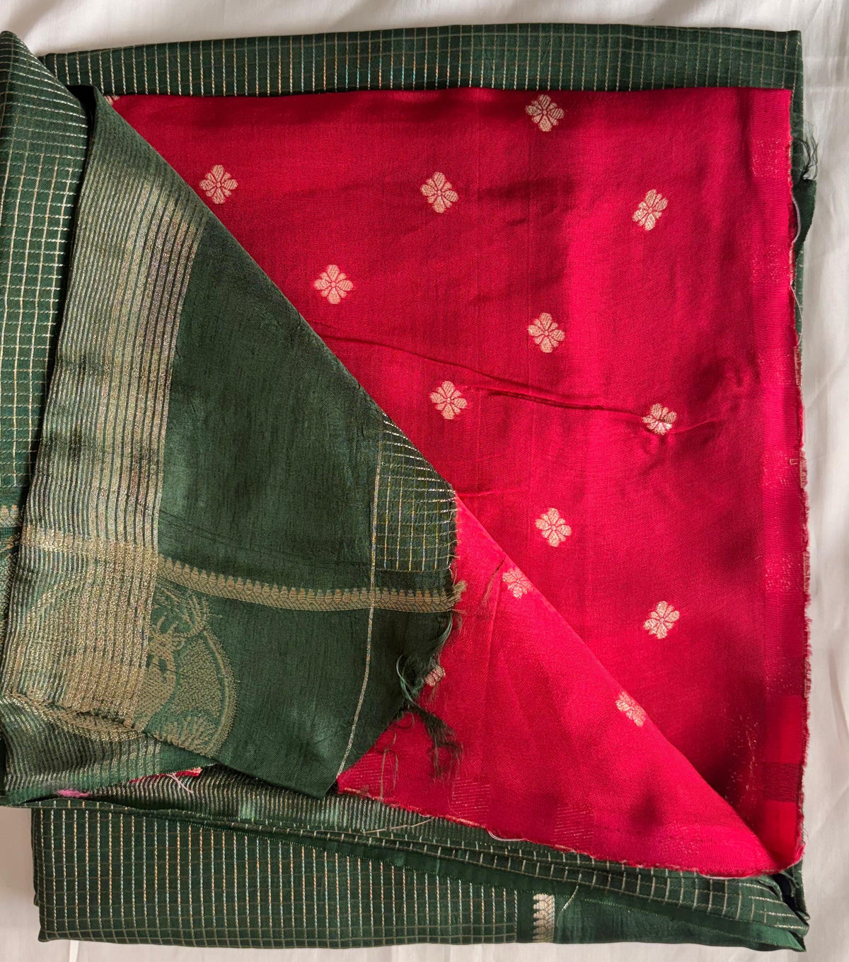 DHUREE VISCOSE SAREE WITH CHECKERED ZARI.