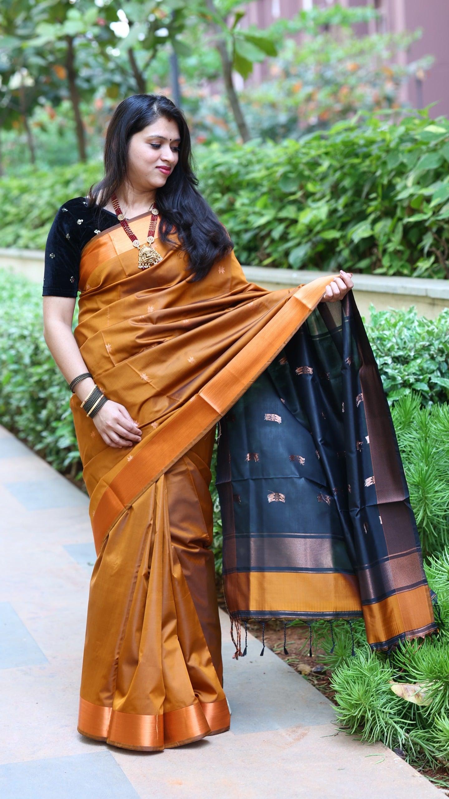 DHUREE Aarani Semi Soft Silk Sarees