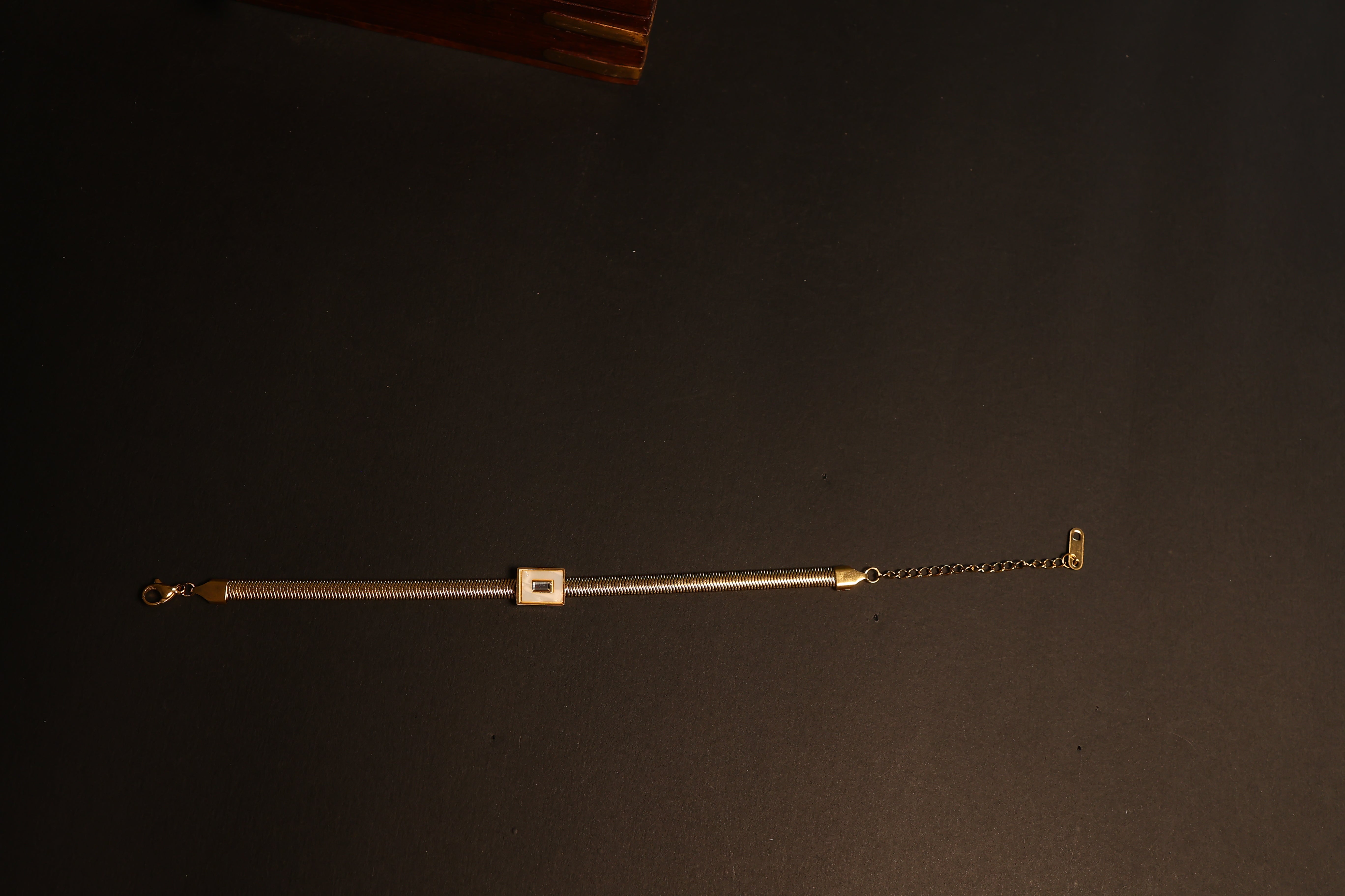 Equilibrium Link Bracelet