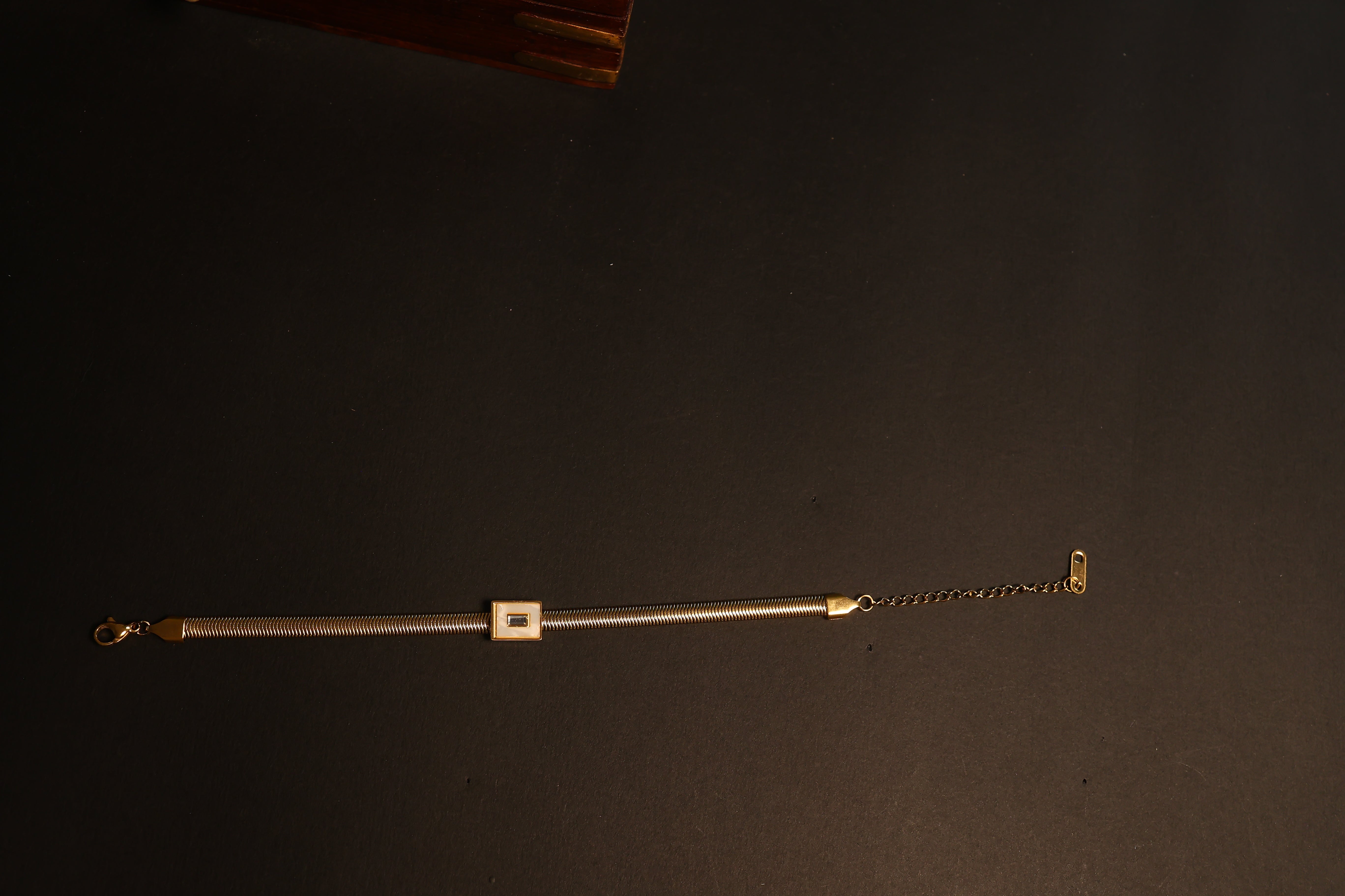 Equilibrium Link Bracelet