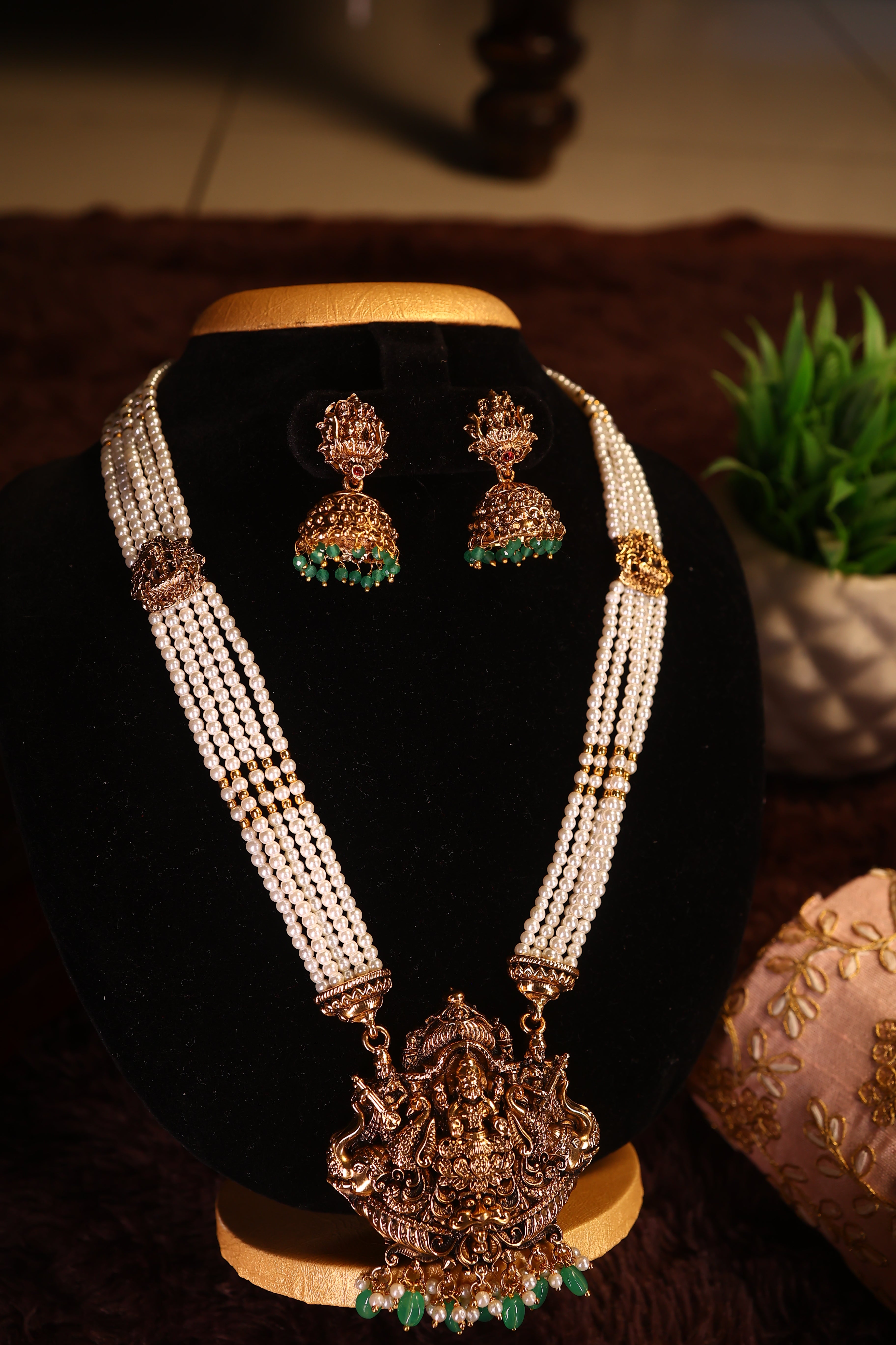Lakshmi Motif Long Haram