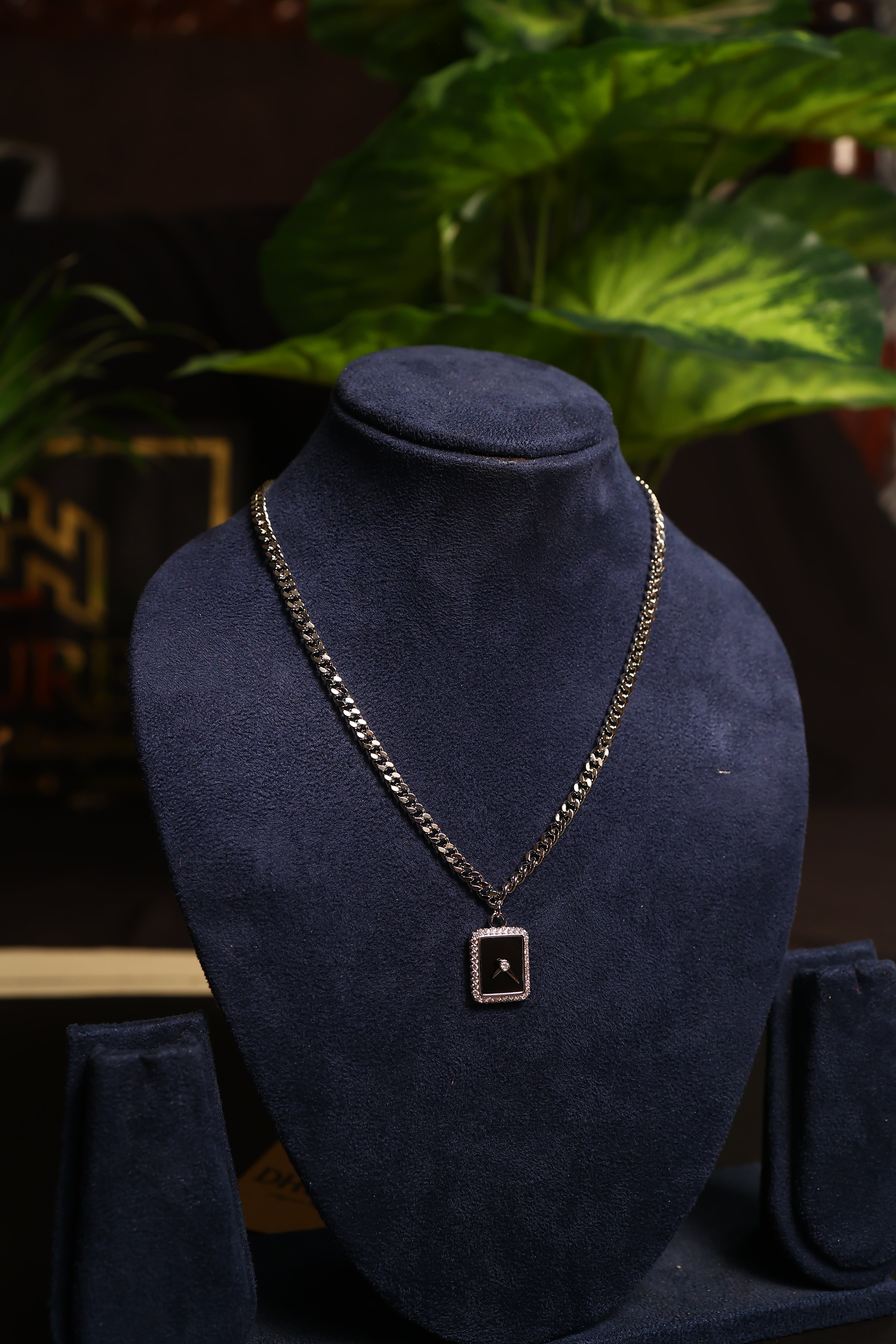 Silver Metal Pearl Pendent Necklace-