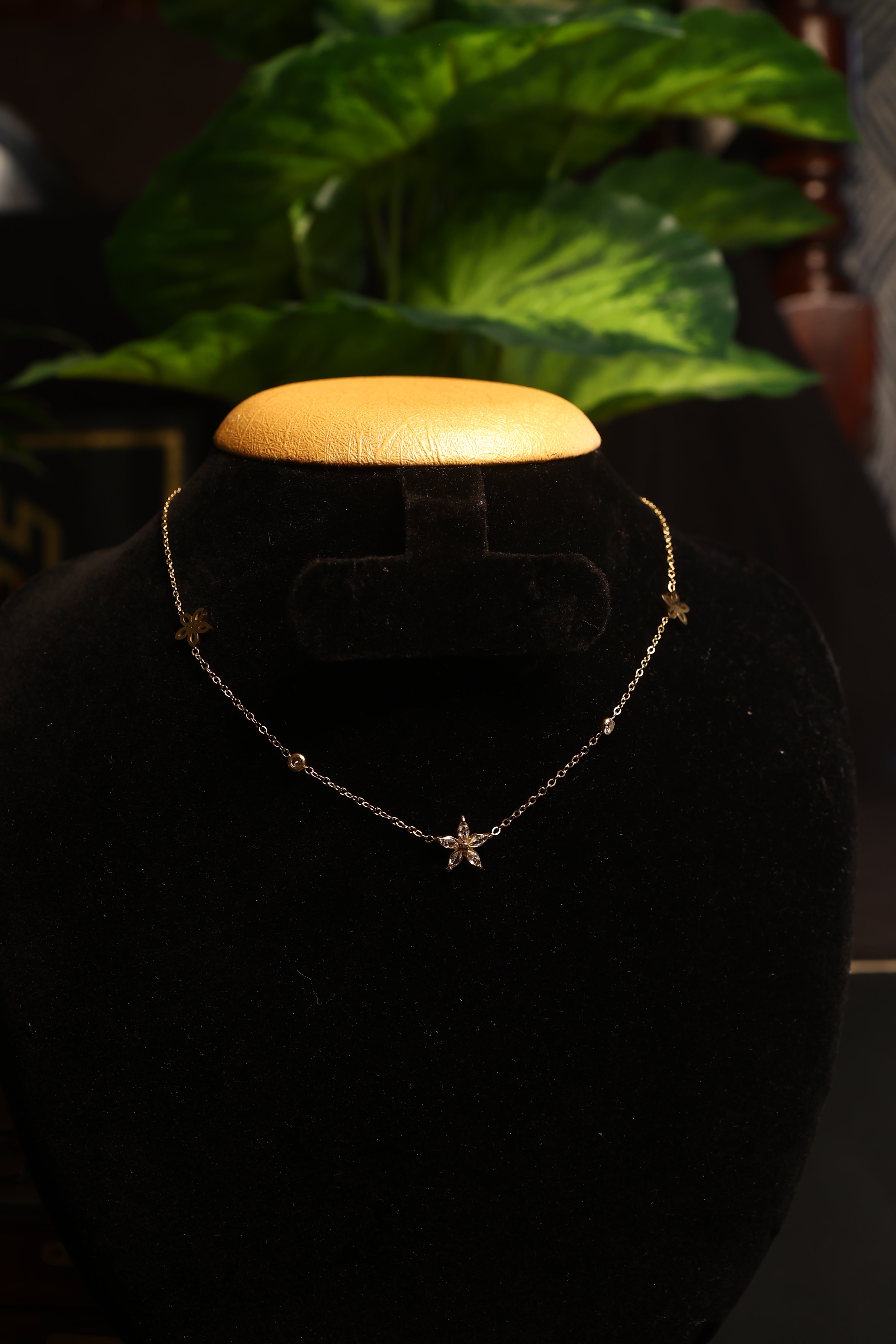 Halley Frozen Star gold Plated
Necklace