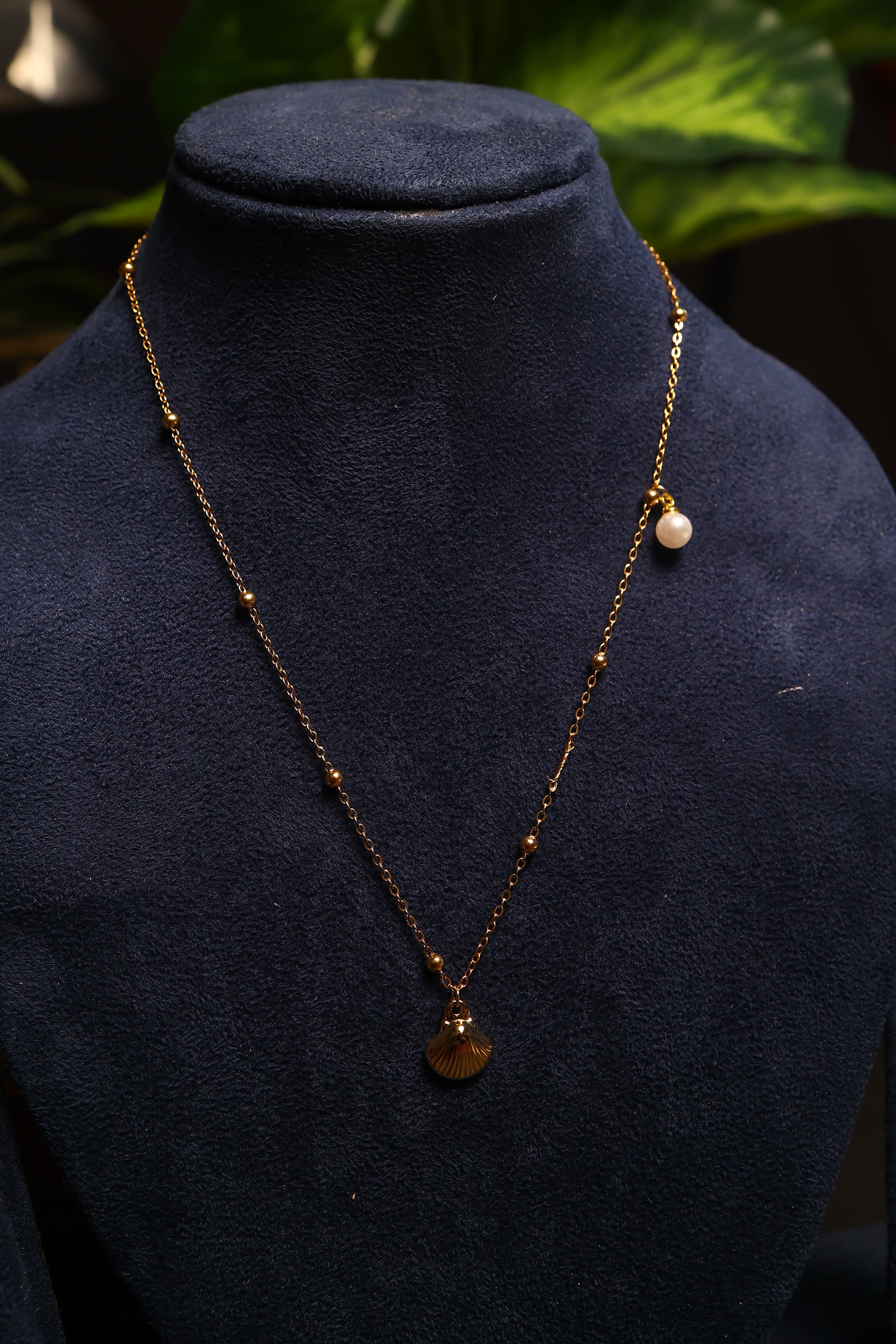 Trendy Gold Plated Shell  Pendant Beach
 Necklace