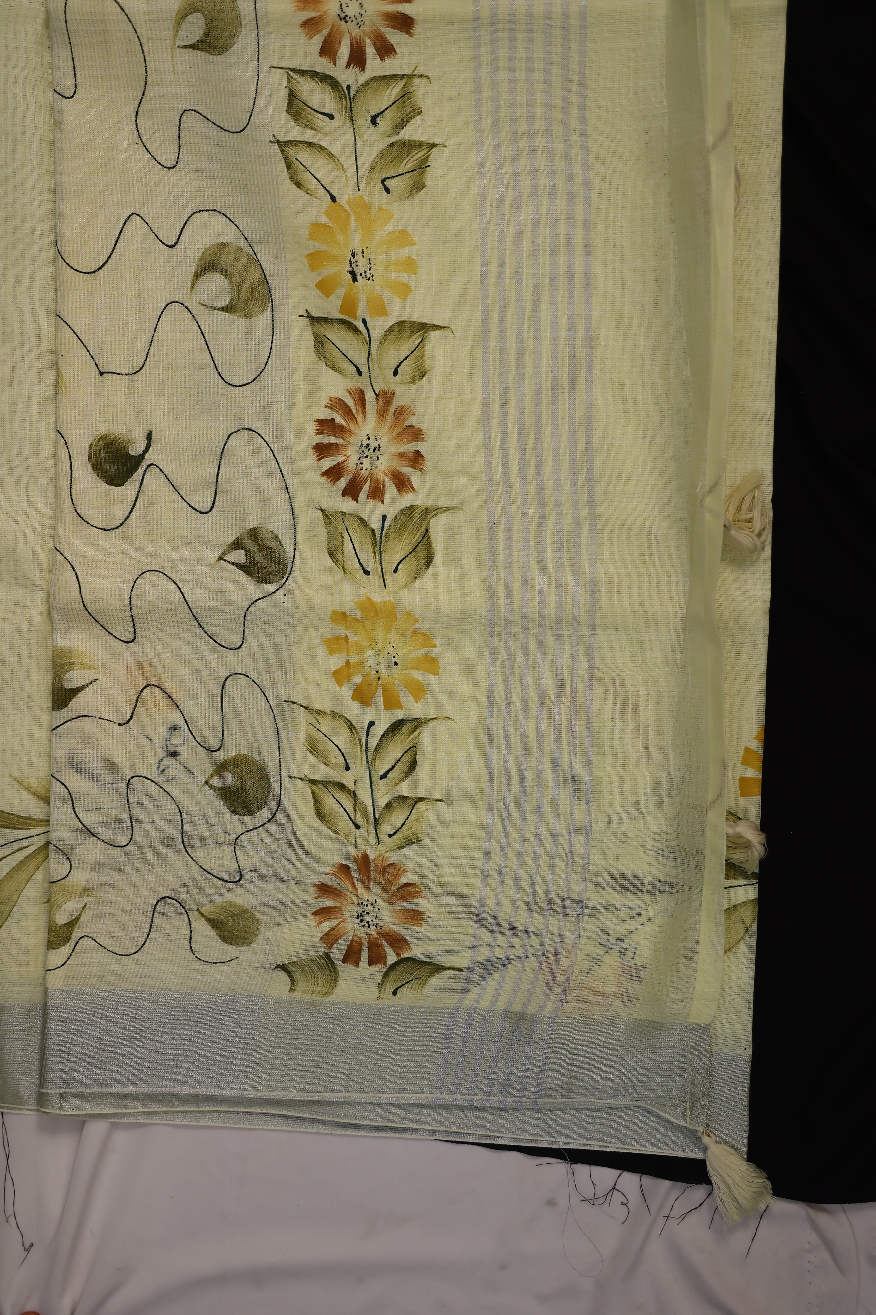 DHUREE COTTON LINEN SAREE.