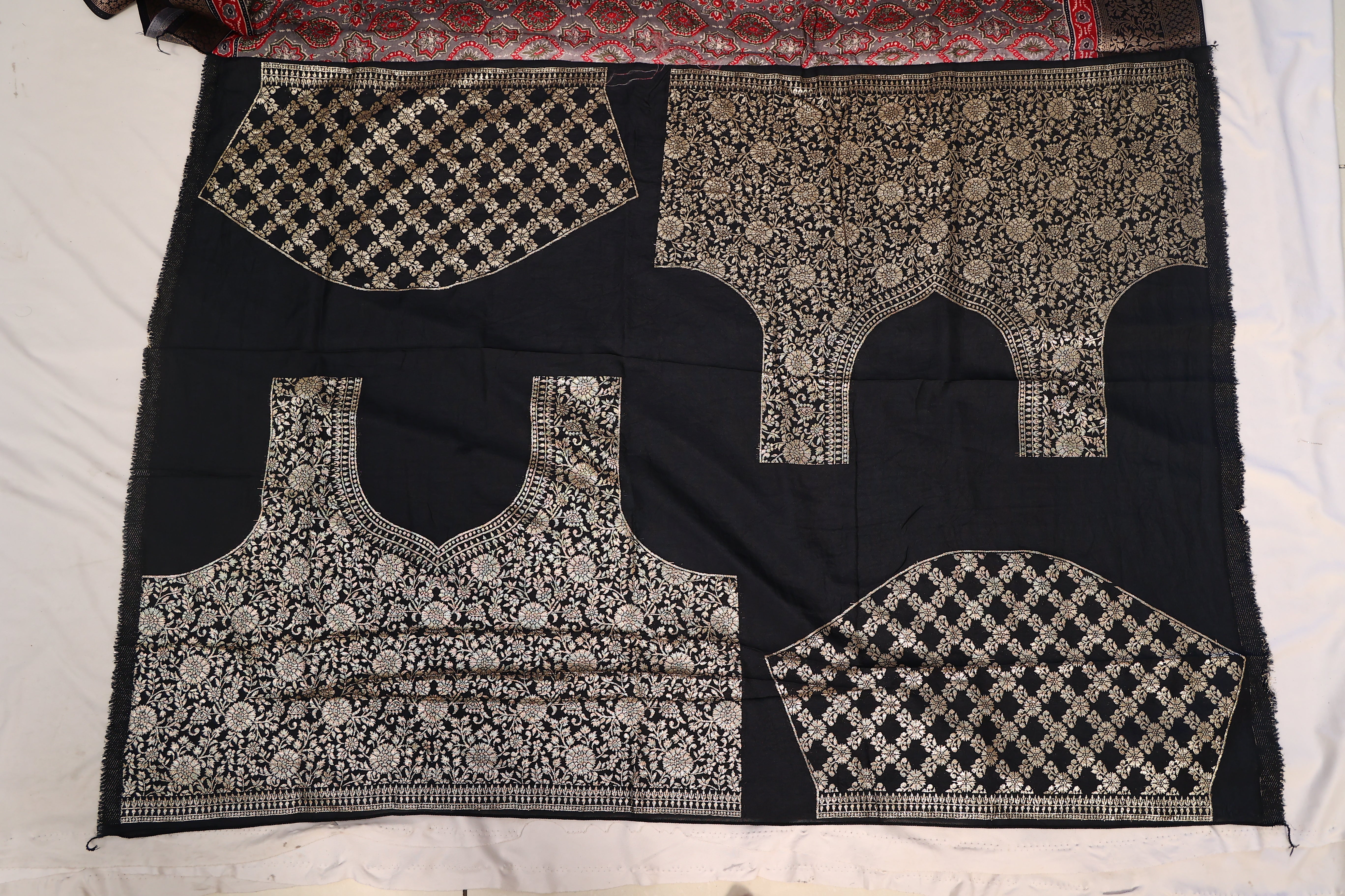 - DHUREE  DOLA SILK  SAREE.