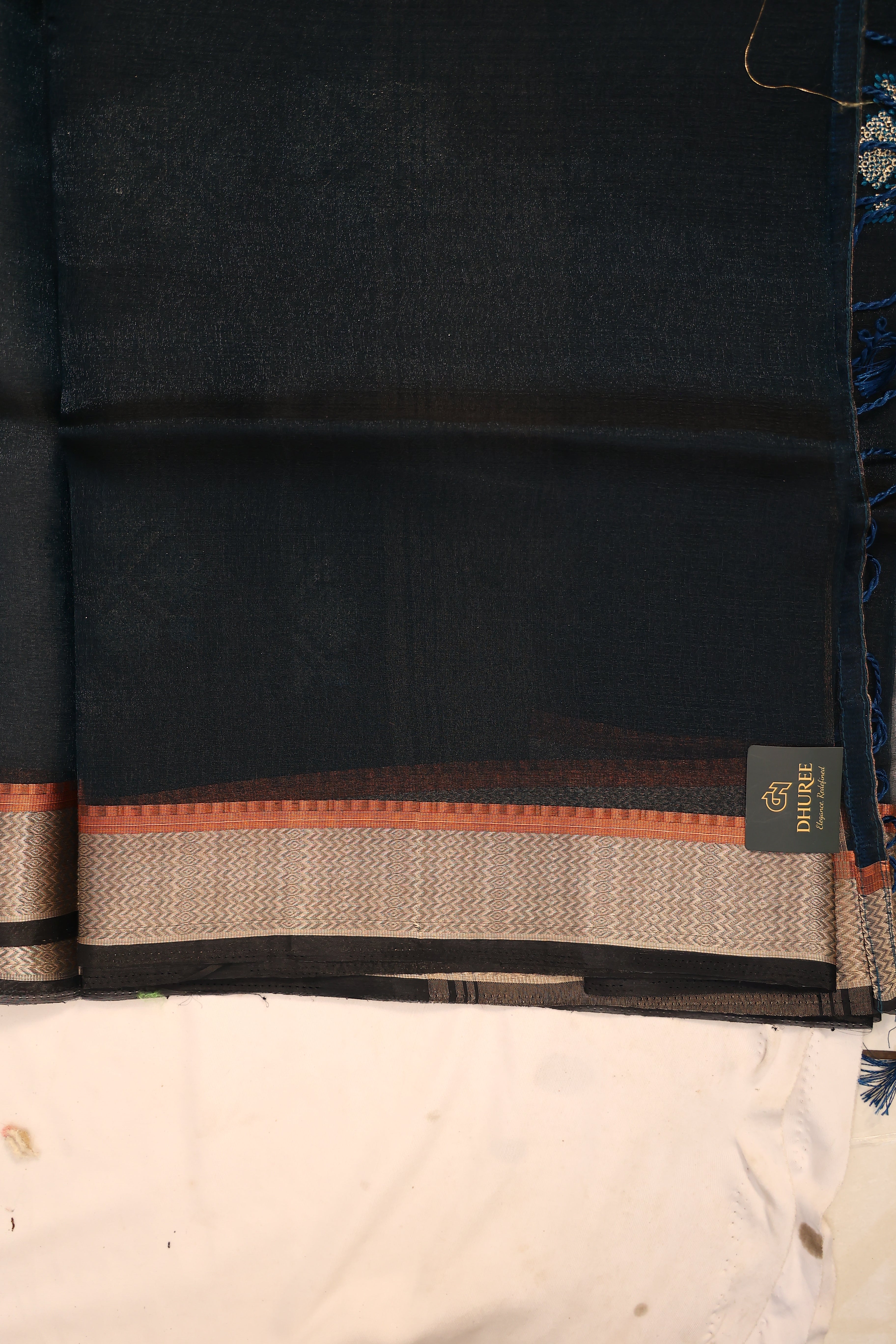 DHUREE LINEN SAREE.