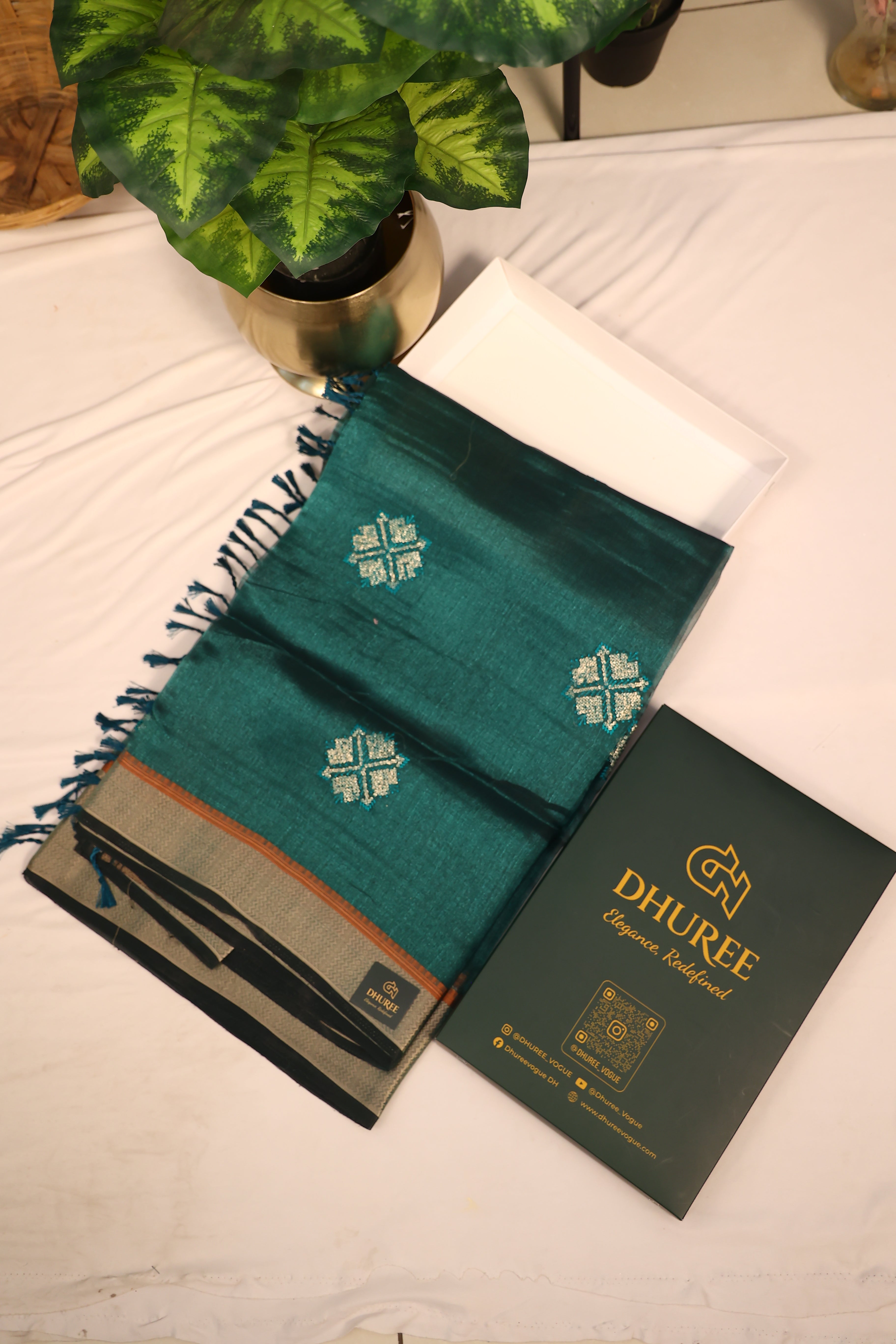 - DHUREE LINEN SAREE.