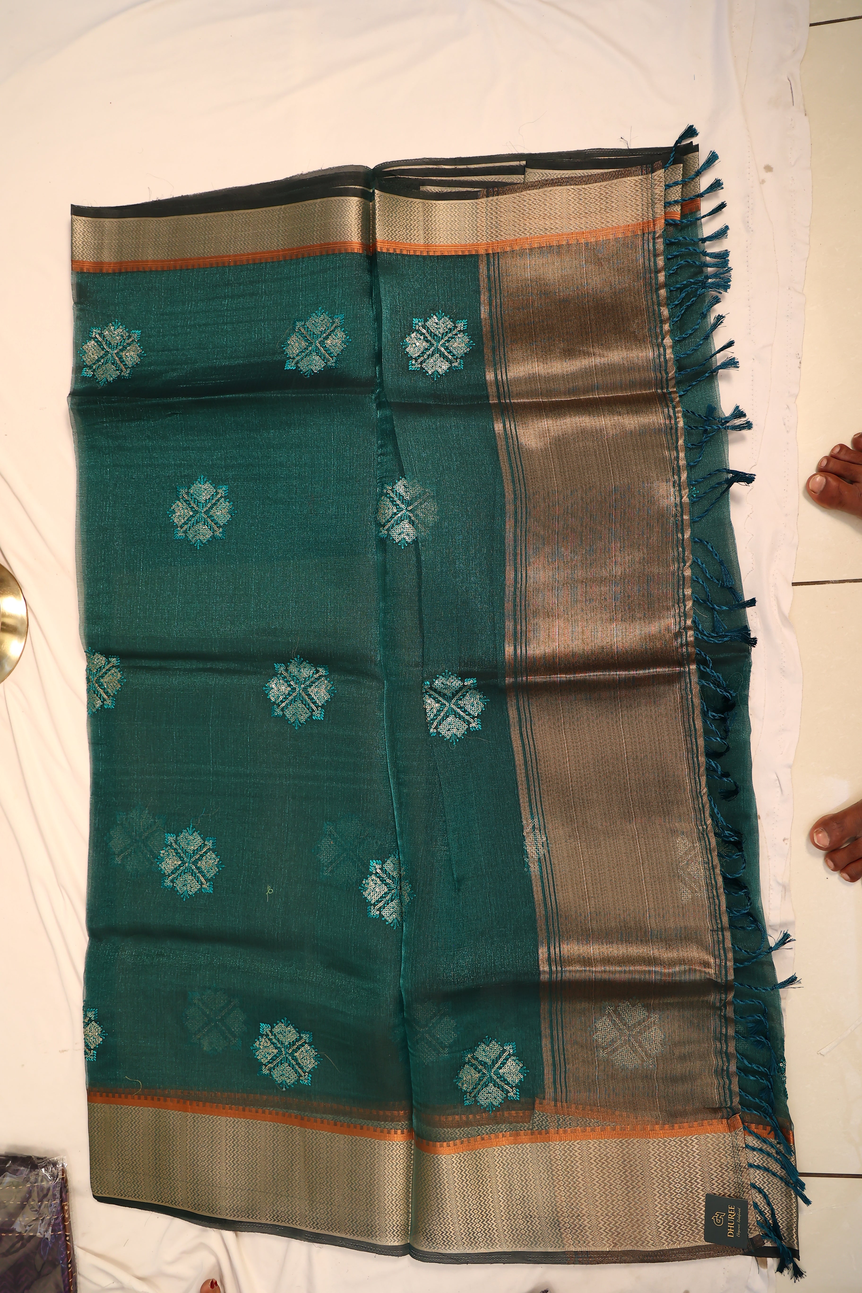 - DHUREE LINEN SAREE.
