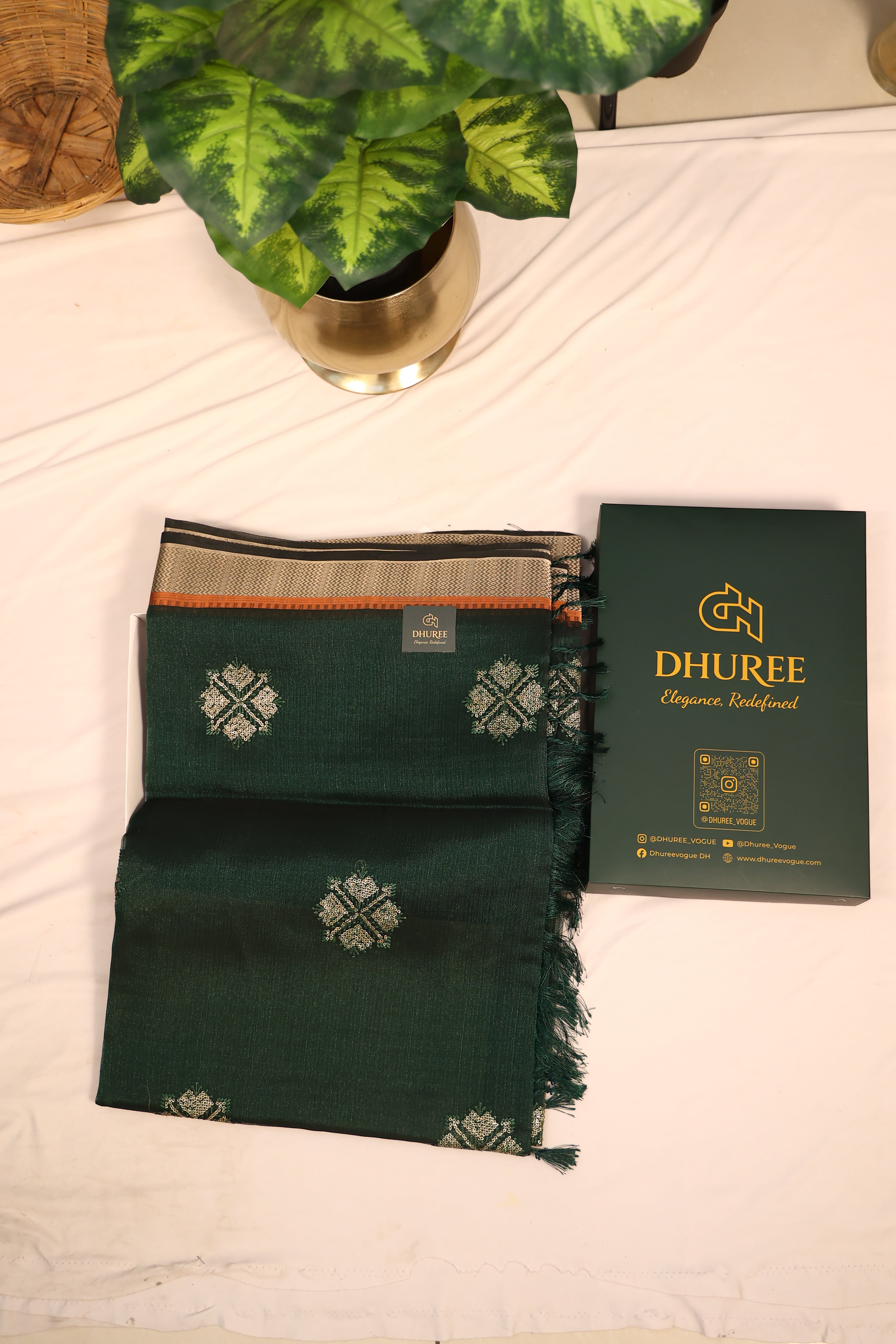 - DHUREE LINEN SAREE.