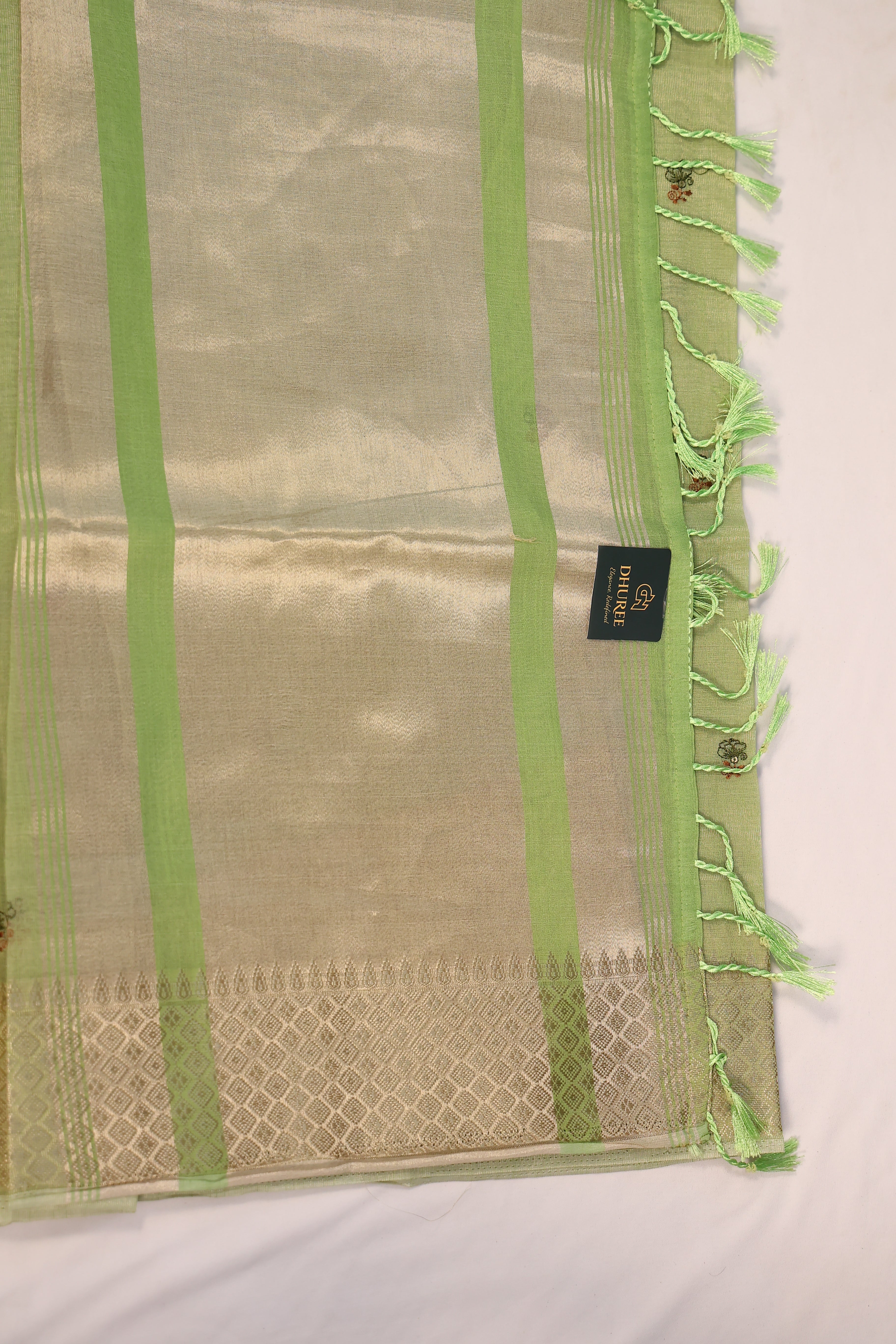 - DHUREE  LINEN  SAREE.