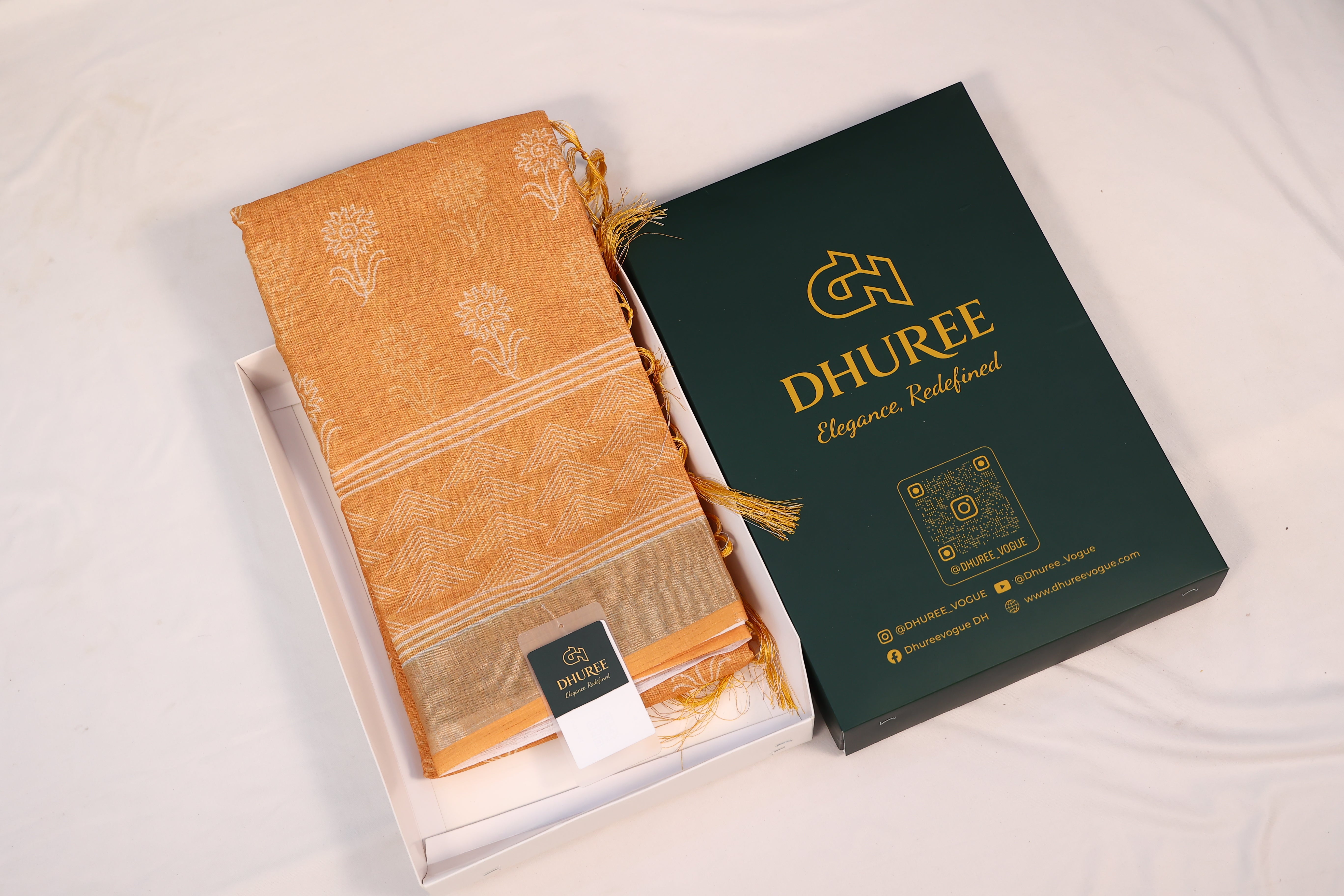 - DHUREE  LINEN  SAREE.