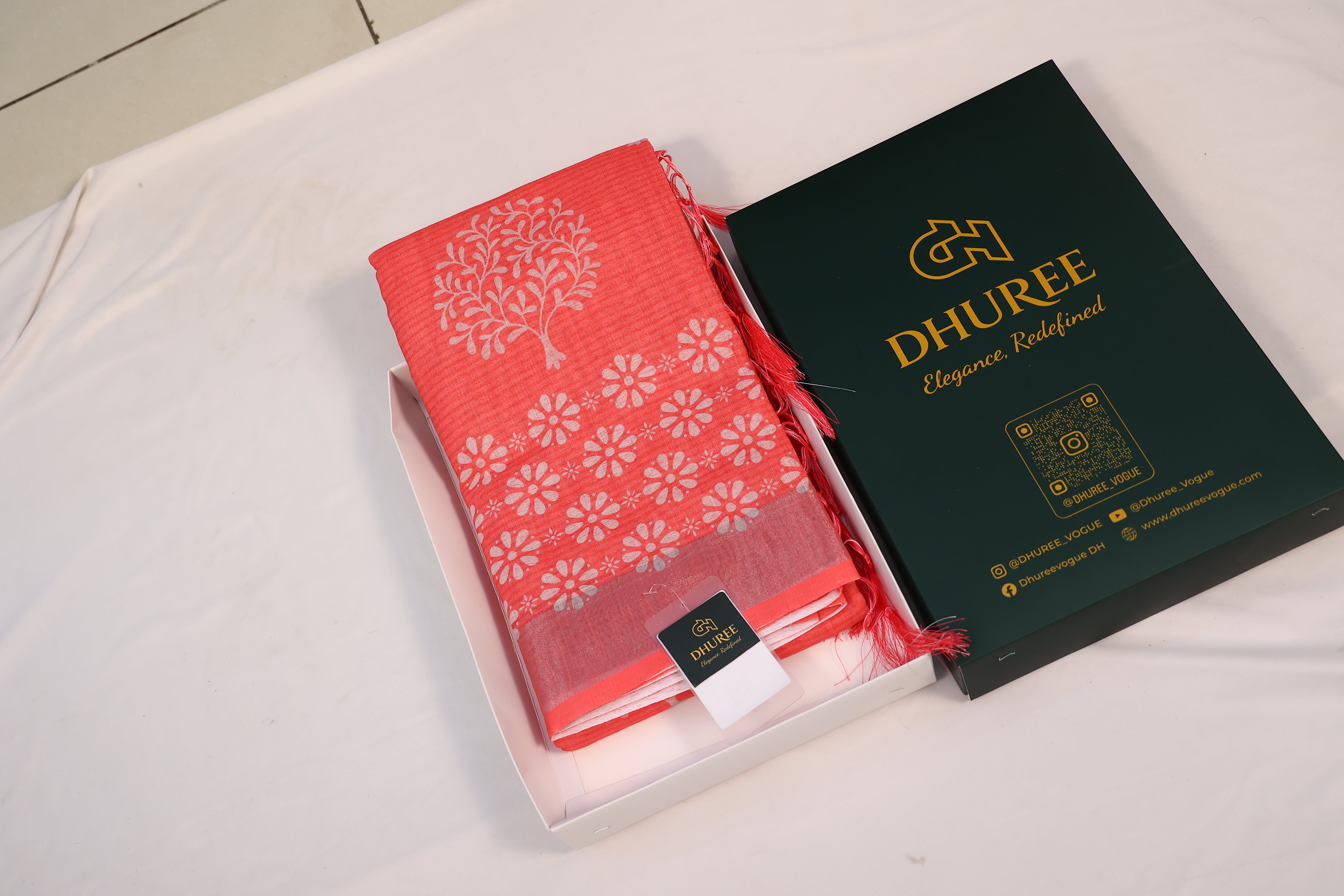 - DHUREE  LINEN  SAREE.