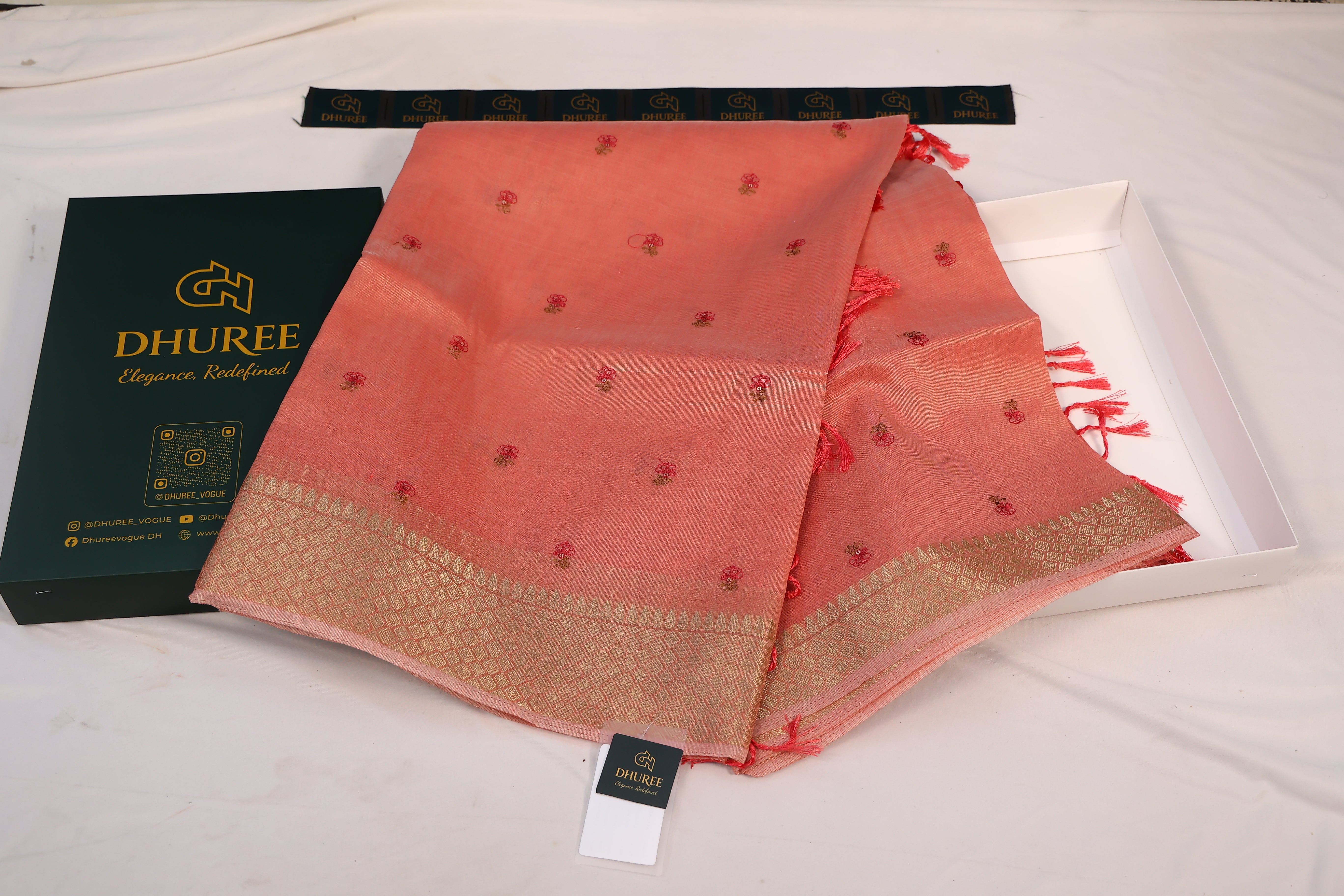 - DHUREE  LINEN  SAREE.