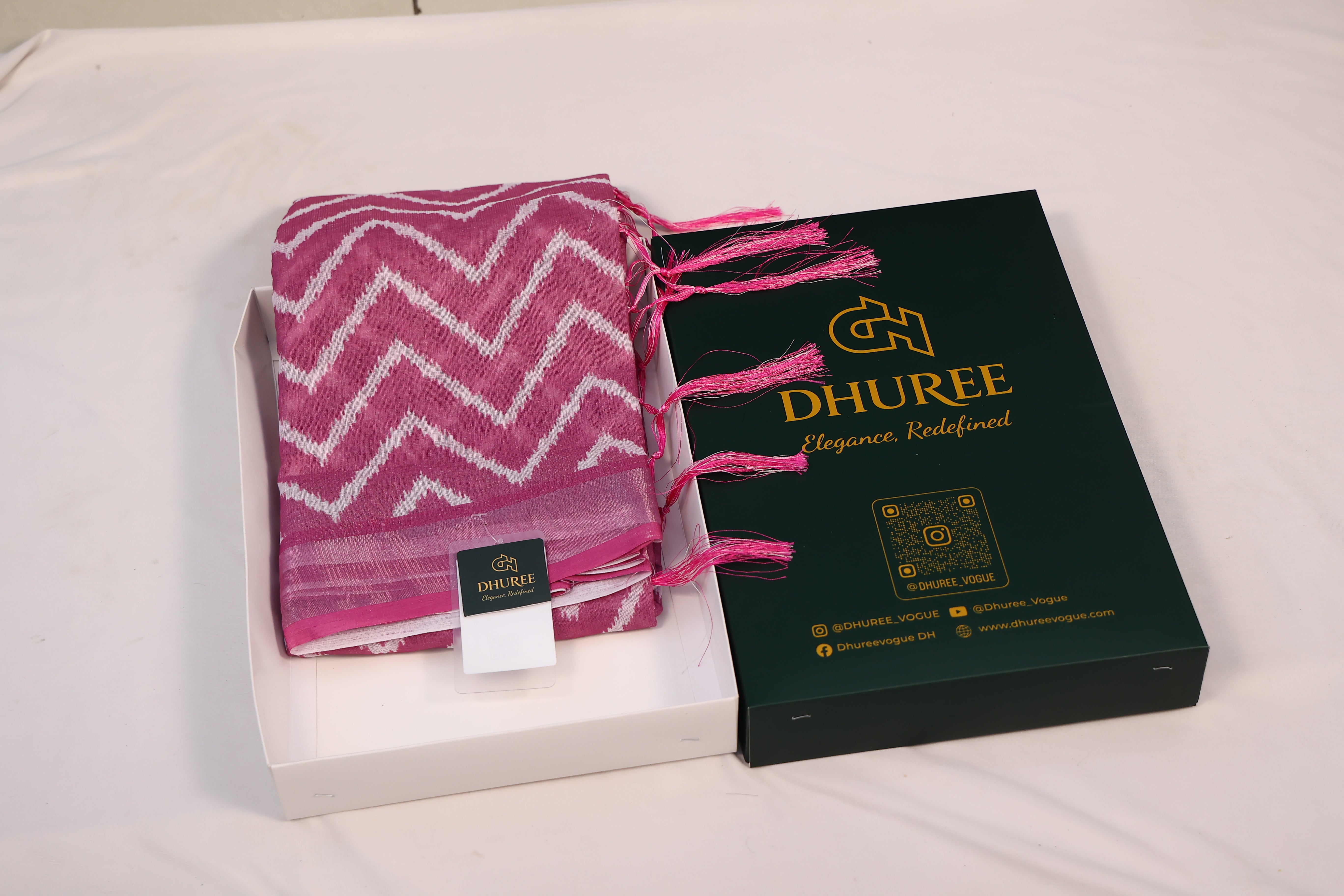 - DHUREE  LINEN  SAREE.