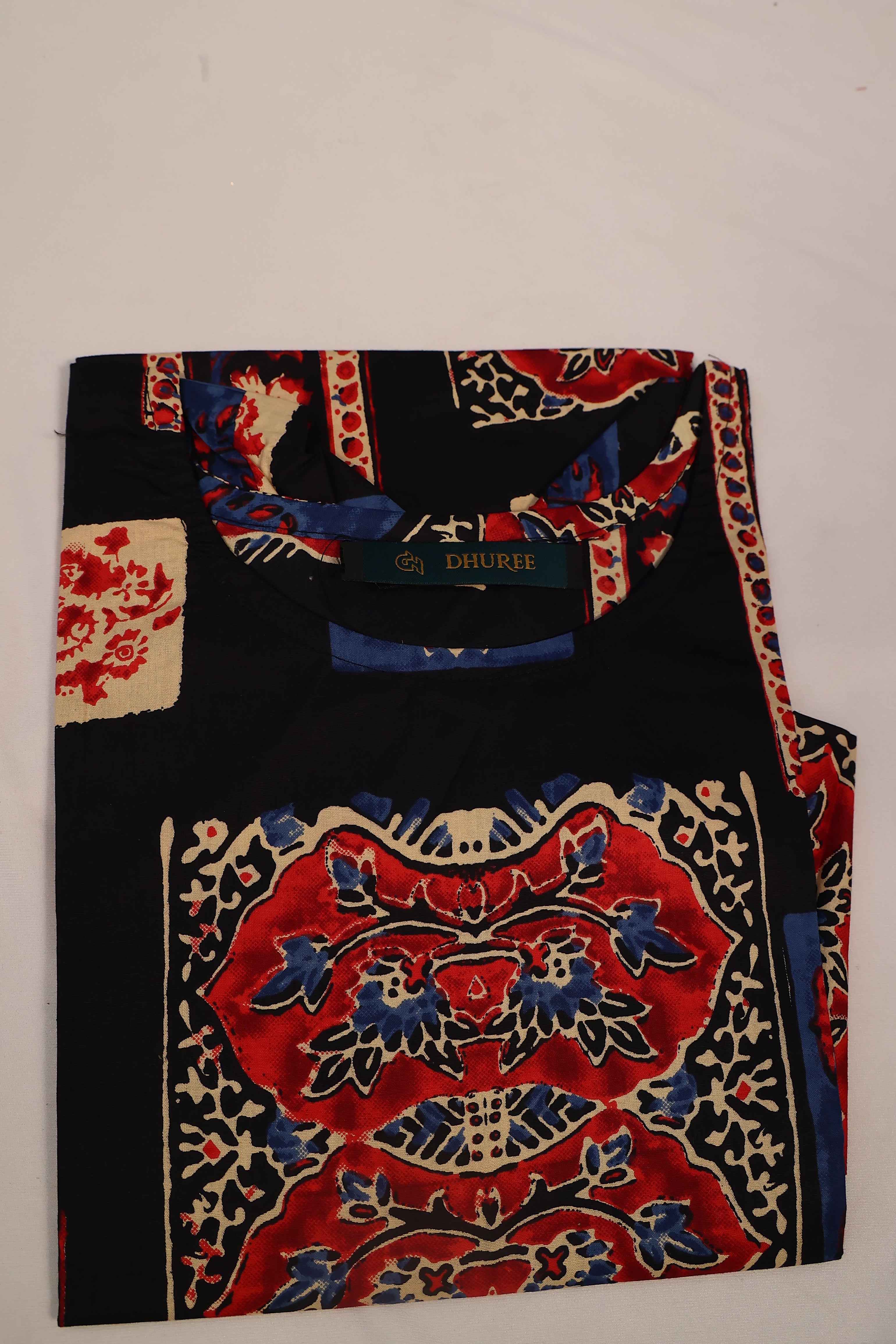 Women Ethnic Motifs Printed Straight Kurti